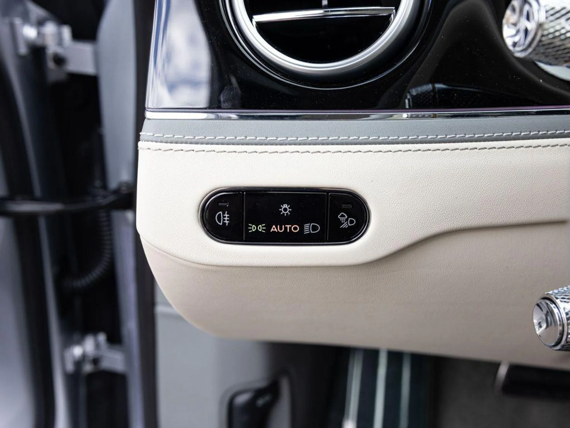 mph034_3671047234_500853697_69ac49bf42328134f501cf48_c253945514