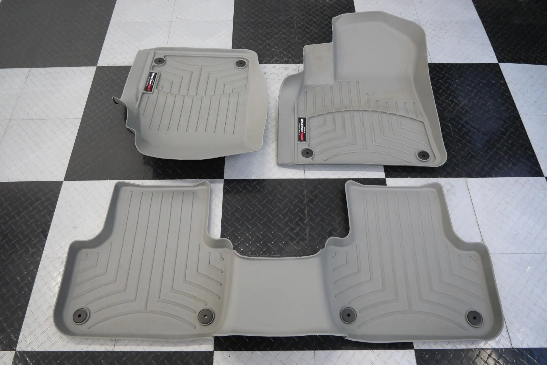 mph034_3674234472_Used_2018_Bentley_Bentayga_Onyx_Edition_W12_Touring_Specification_Front_Seat_Comfort_Specification_1772647427_6b8438ef6e