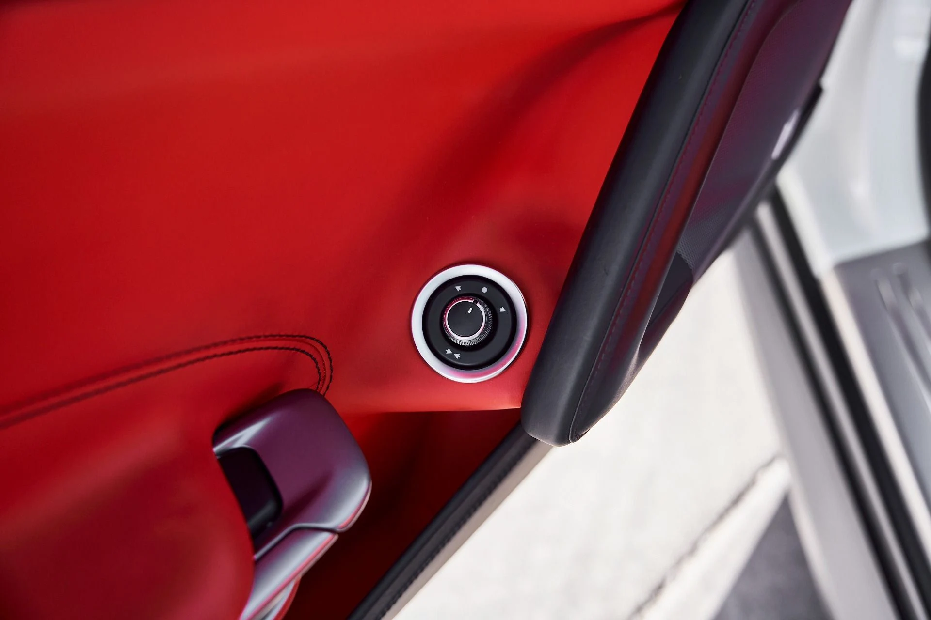 mph034_3675992178_Used_2019_Ferrari_GTC_4_Lusso_V12_1771467695_50e5e95d12