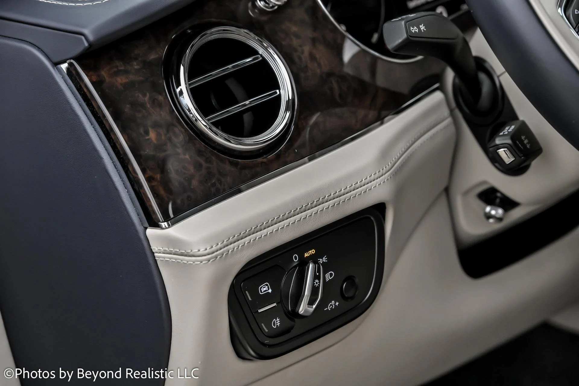 mph034_3679504703_Used_2022_Bentley_Bentayga_V8_Mulliner_Driving_Specification_1765012907_6fd5519034