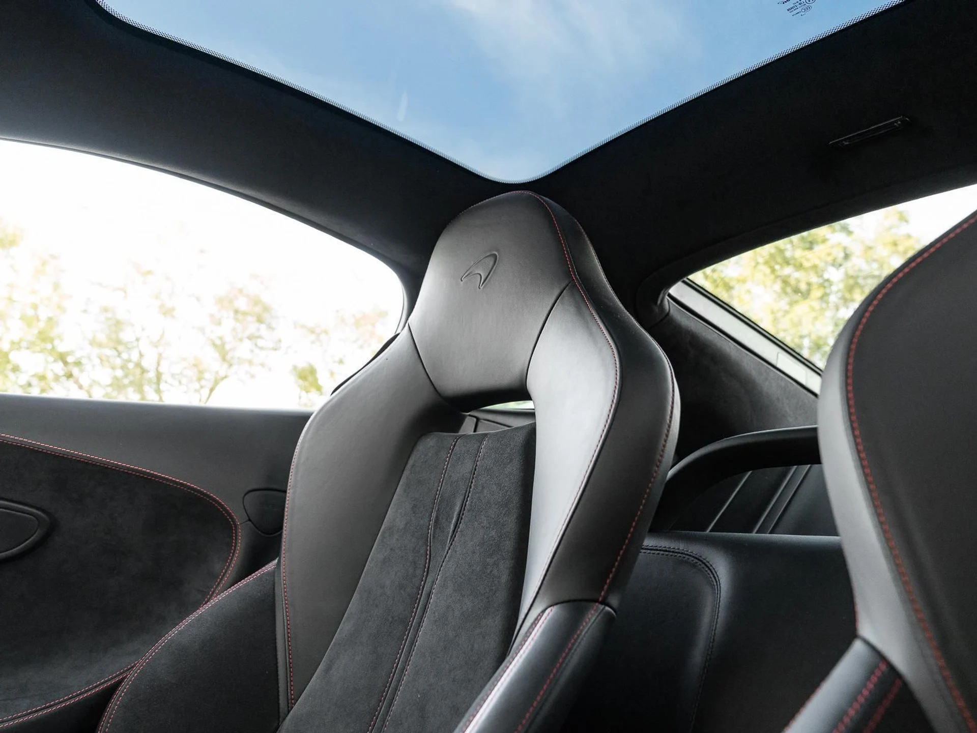 mph034_3686235607_Used_2018_Mc_Laren_570_GT_1768385504_d20240b926