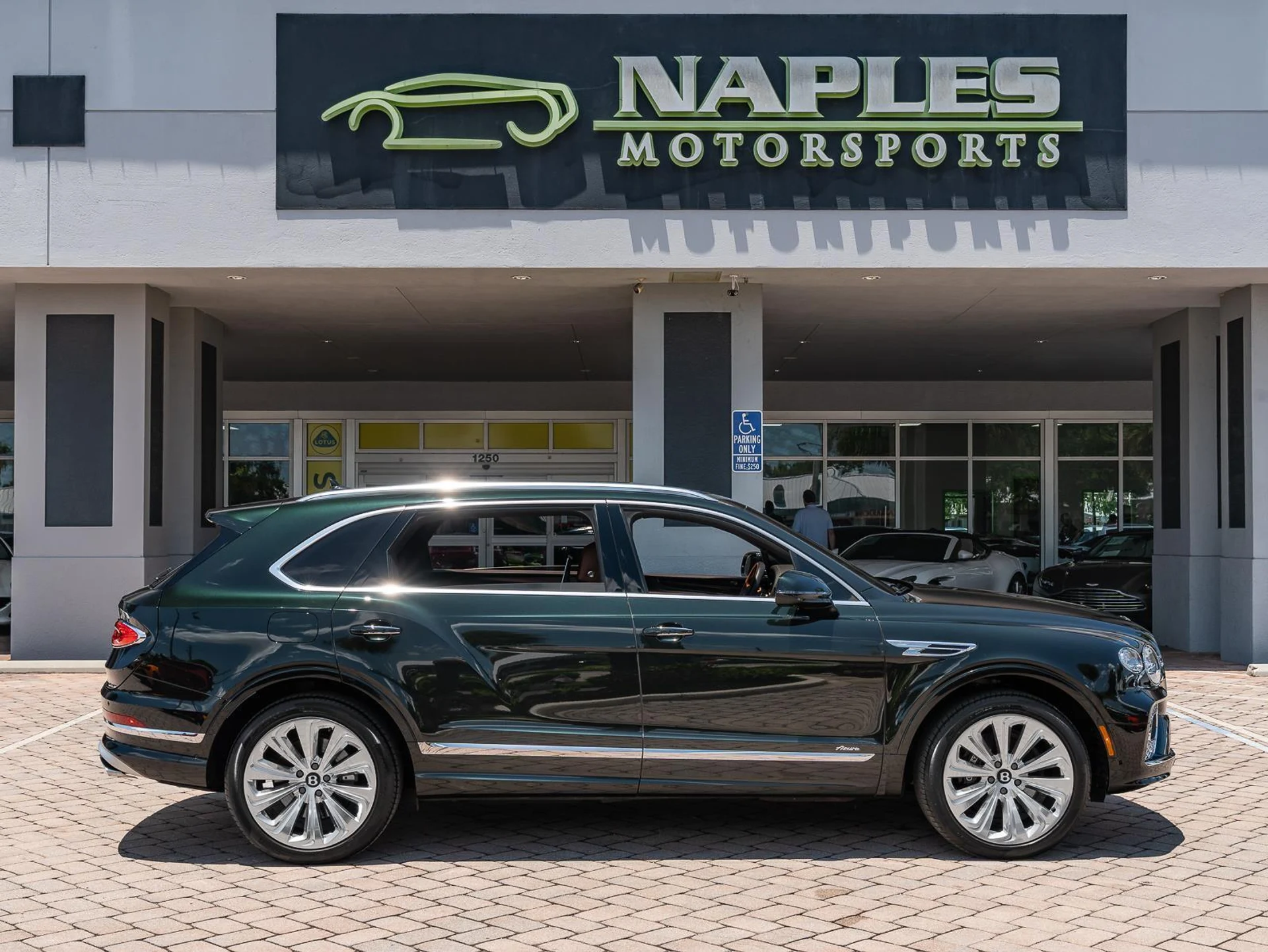 mph034_3690362693_Used_2023_Bentley_Bentayga_EWB_V8_1778364315_ae22c6441a