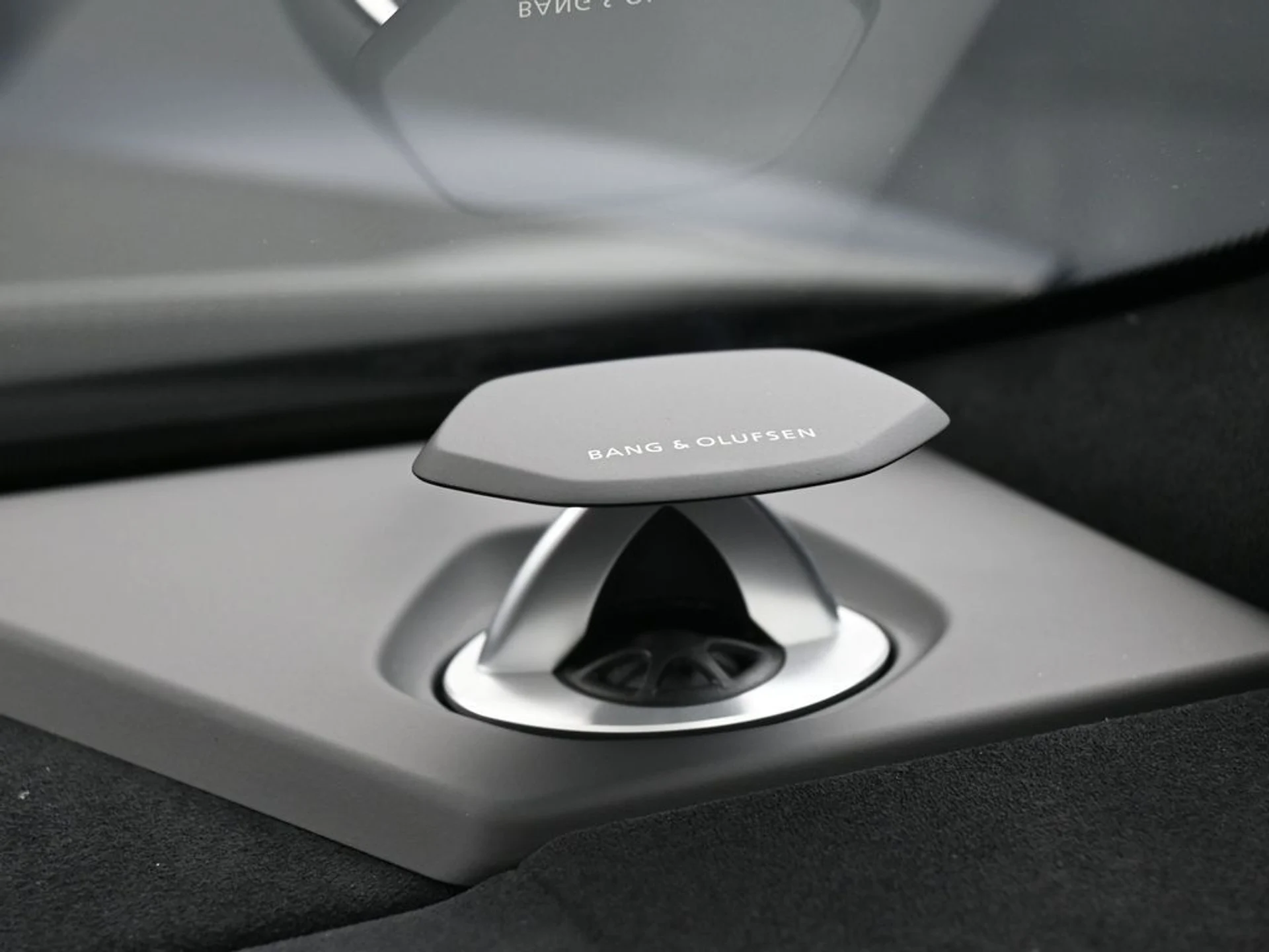 mph034_3695689274_image_34_34644bcf40