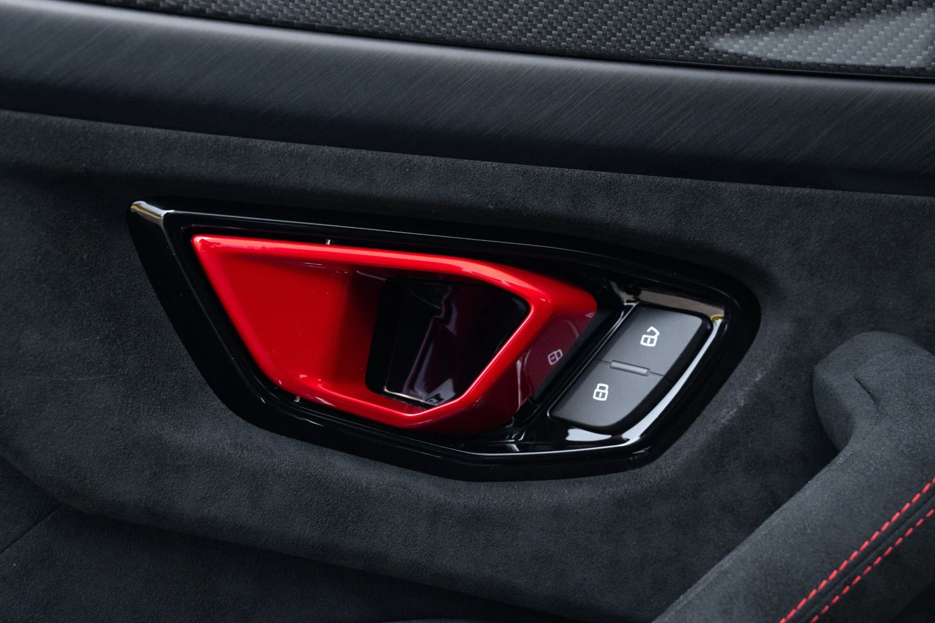 mph034_369693571_Used_2024_Lamborghini_Urus_Performante_1770940170_3fd4fb8d31