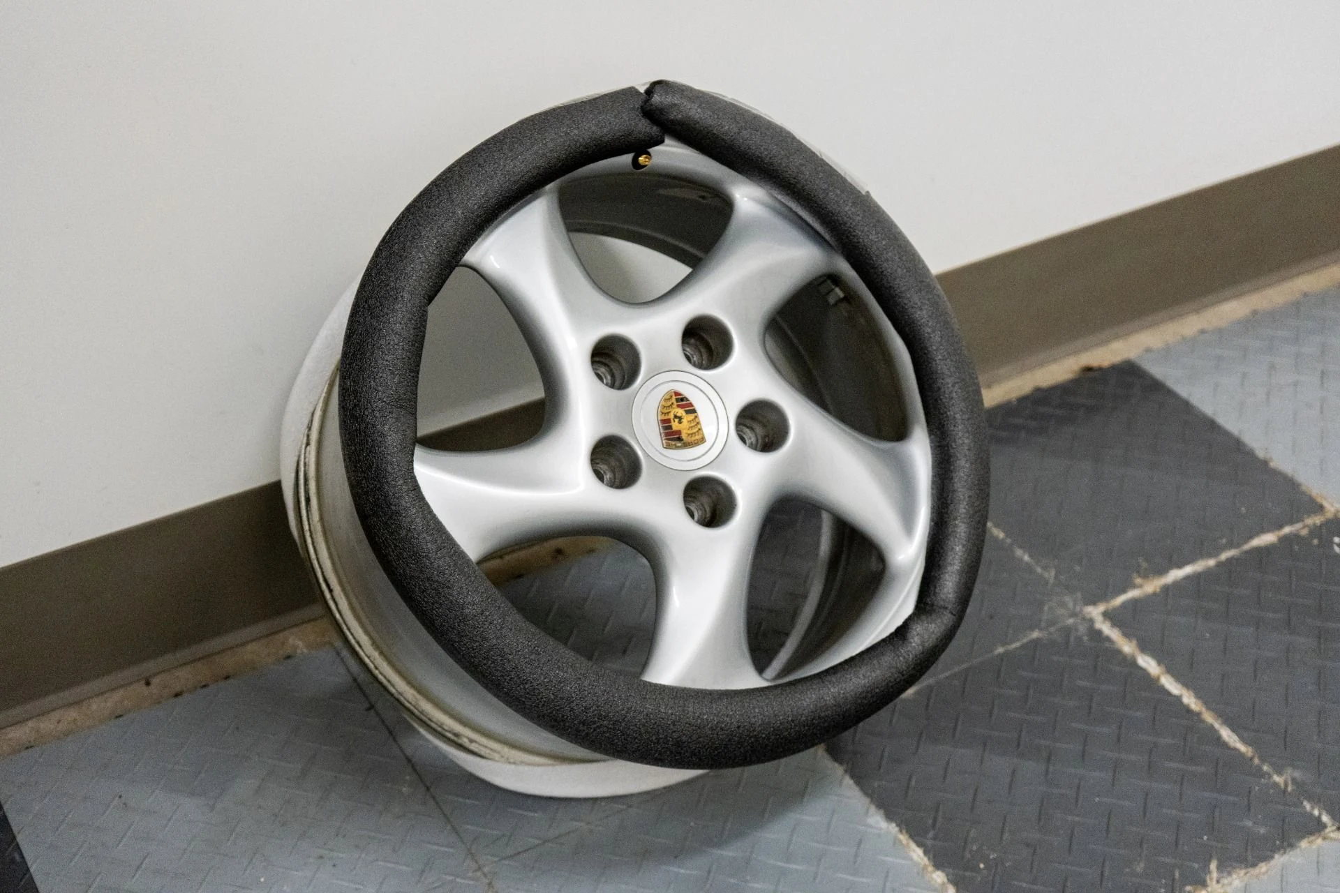 mph034_3712952009_Used_1997_Porsche_911_Carrera_4_S_Factory_Aerokit_6_Speed_Manual_1793293606_4c87e4b52c