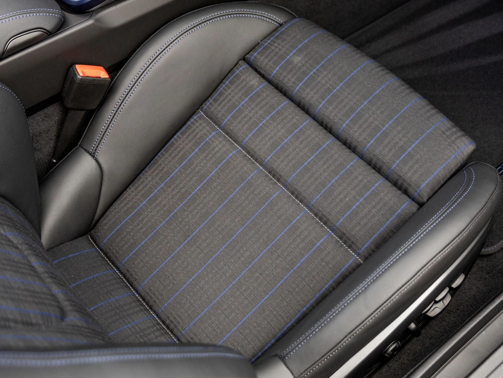 mph034_3721667136_35_e8370bae6e