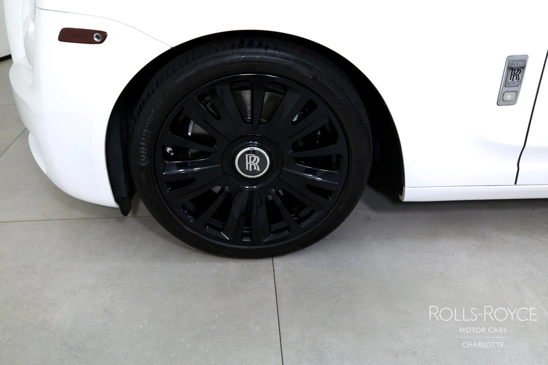 mph034_3723377668_Used_2019_Rolls_Royce_Ghost_1783112154_5fa21dbcd4