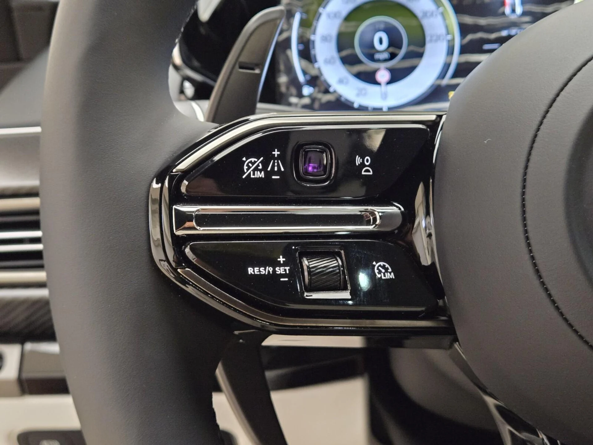 mph034_3727578333_New_2026_Aston_Martin_Vantage_S_1786166328_01788a4bc8