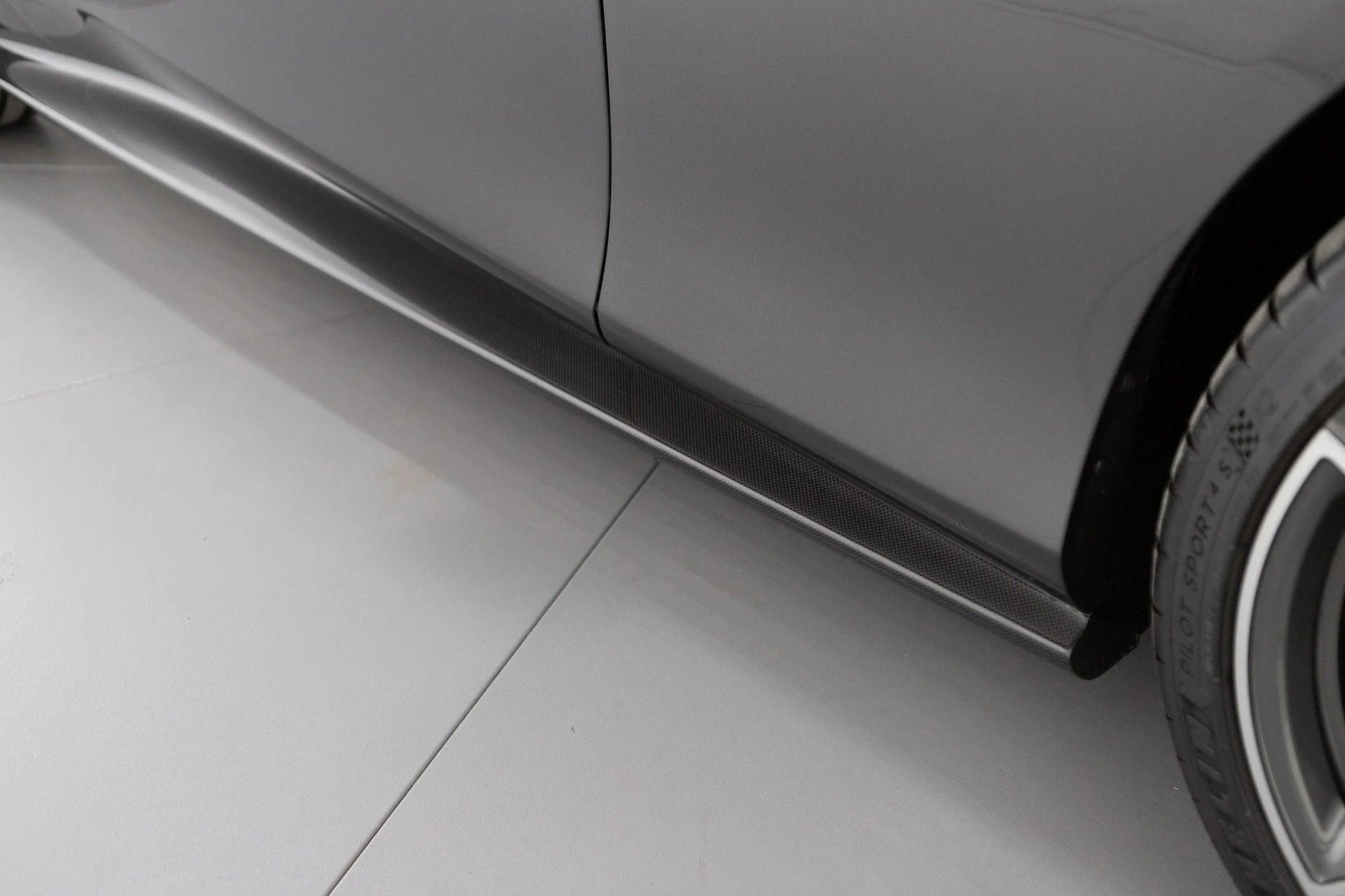 mph034_3731731376_Used_2024_Ferrari_Roma_Spider_1777367369_f1a8b57d94