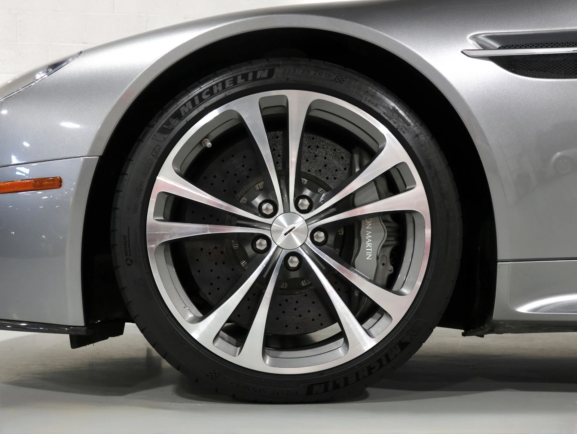 mph034_3744350631_Used_2012_Aston_Martin_V12_Vantage_Rare_6_Speed_Manual_Over_200_K_MSRP_20_K_In_Recent_Maintenance_1770846605_27721e6bdd