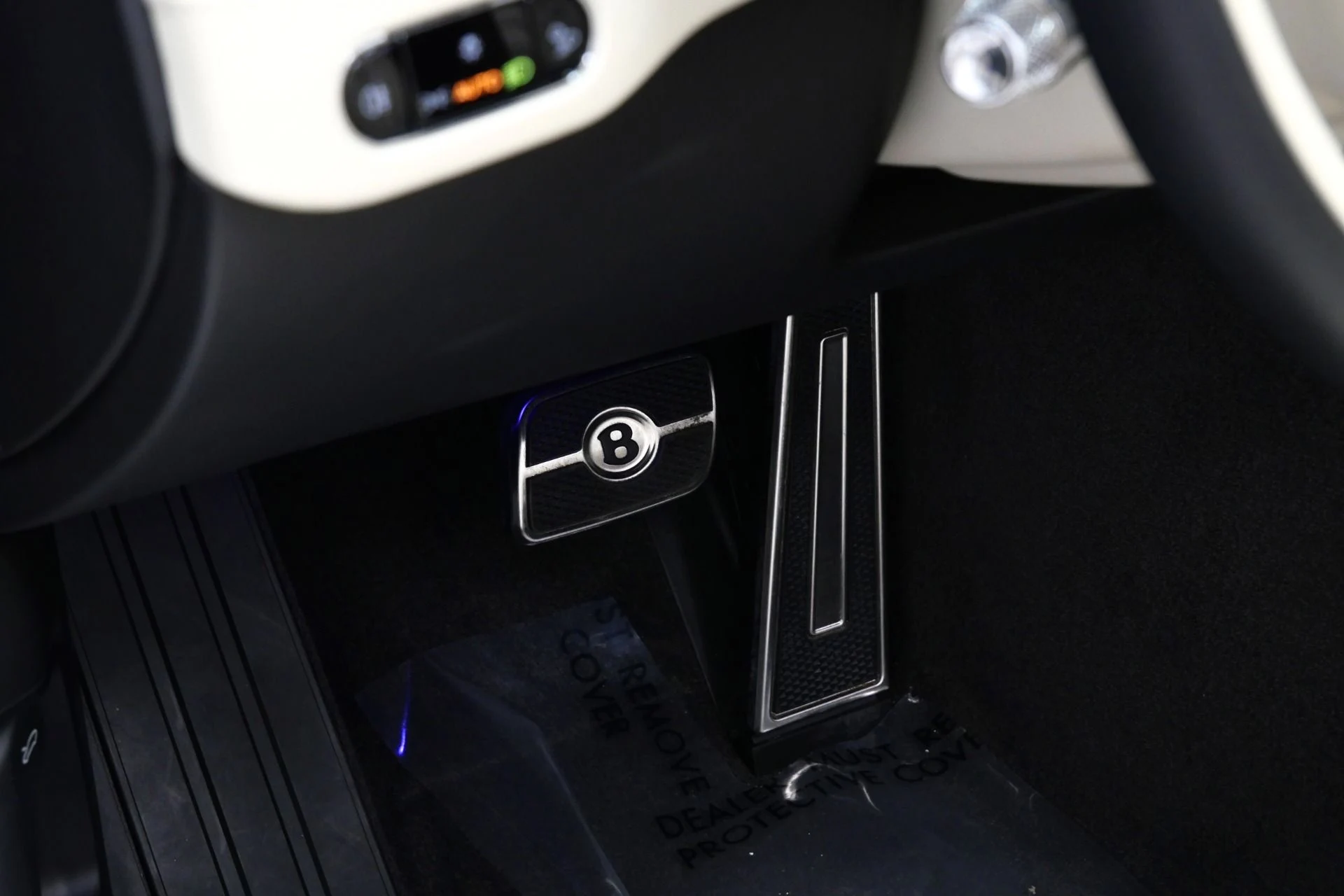 mph034_3748963555_Used_2022_Bentley_Continental_GTC_V8_Mulliner_Specification_Front_Seat_Comfort_Specification_1775574655_01342f0e04