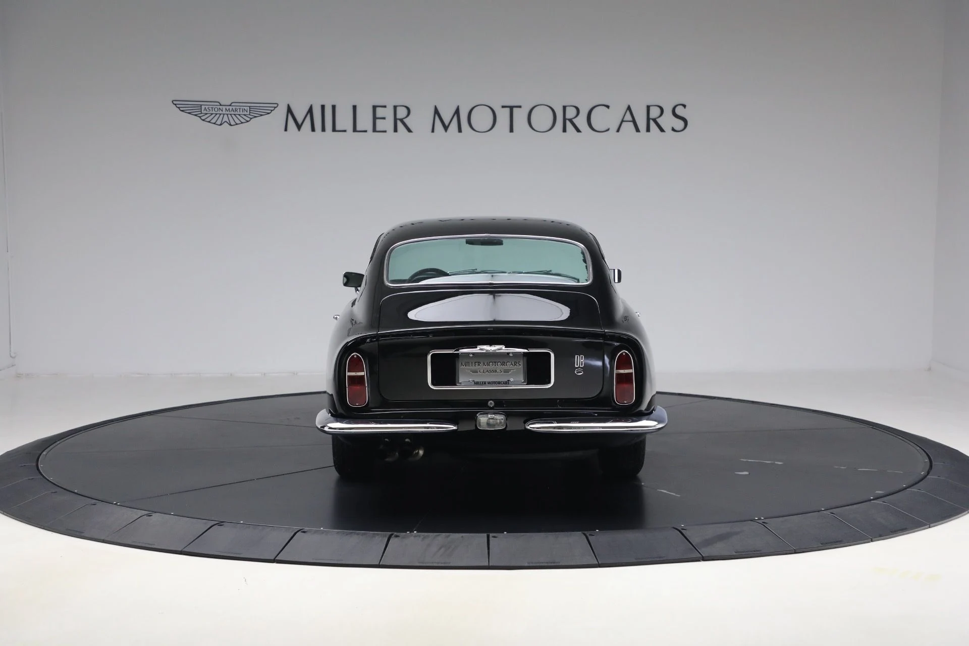 mph034_3750935614_Used_1968_Aston_Martin_DB_6_1793123624_4dc30e2e6b
