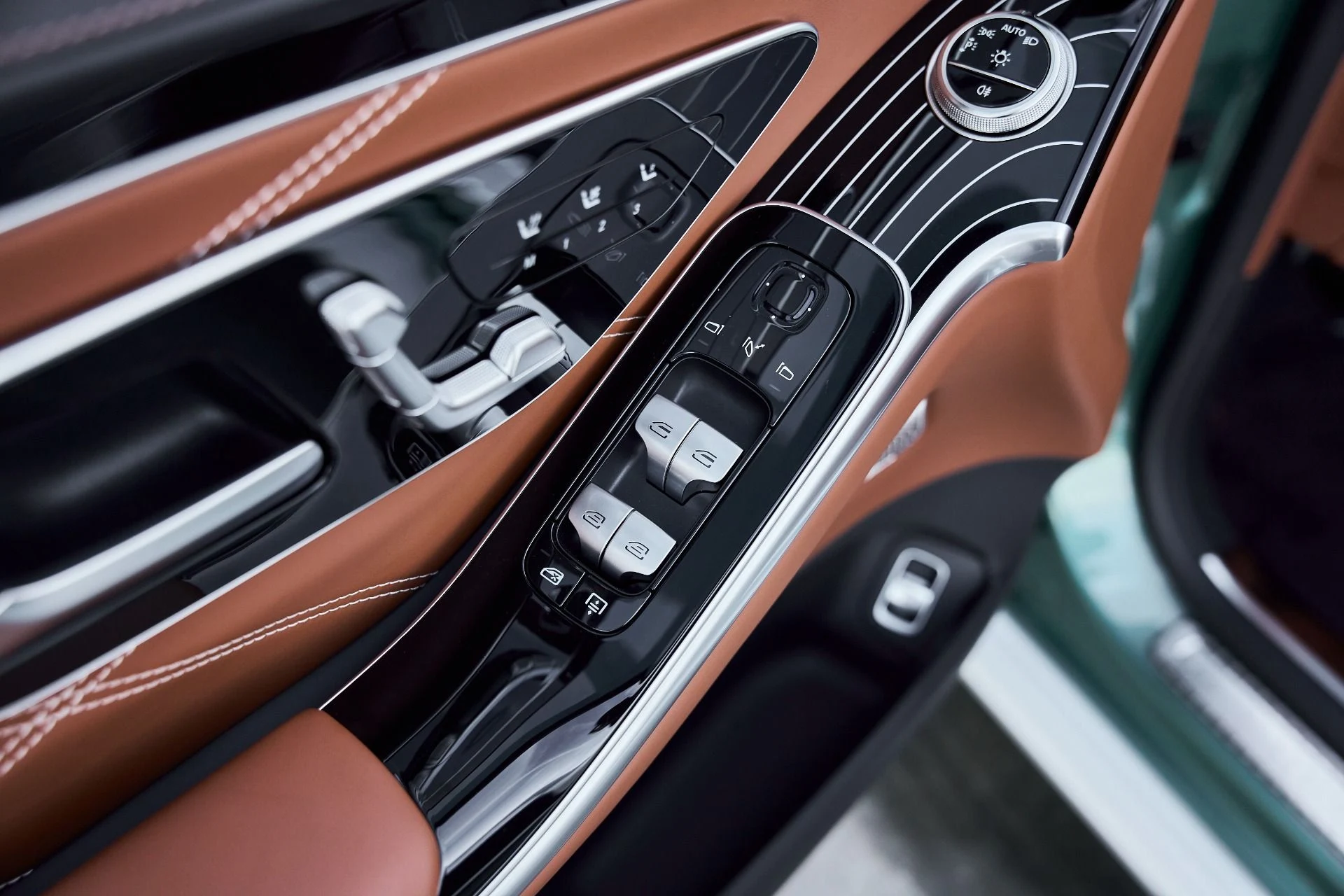 mph034_3762125928_Used_2026_Mercedes_Benz_S_Class_Maybach_S_680_1769716677_bc80a4e191