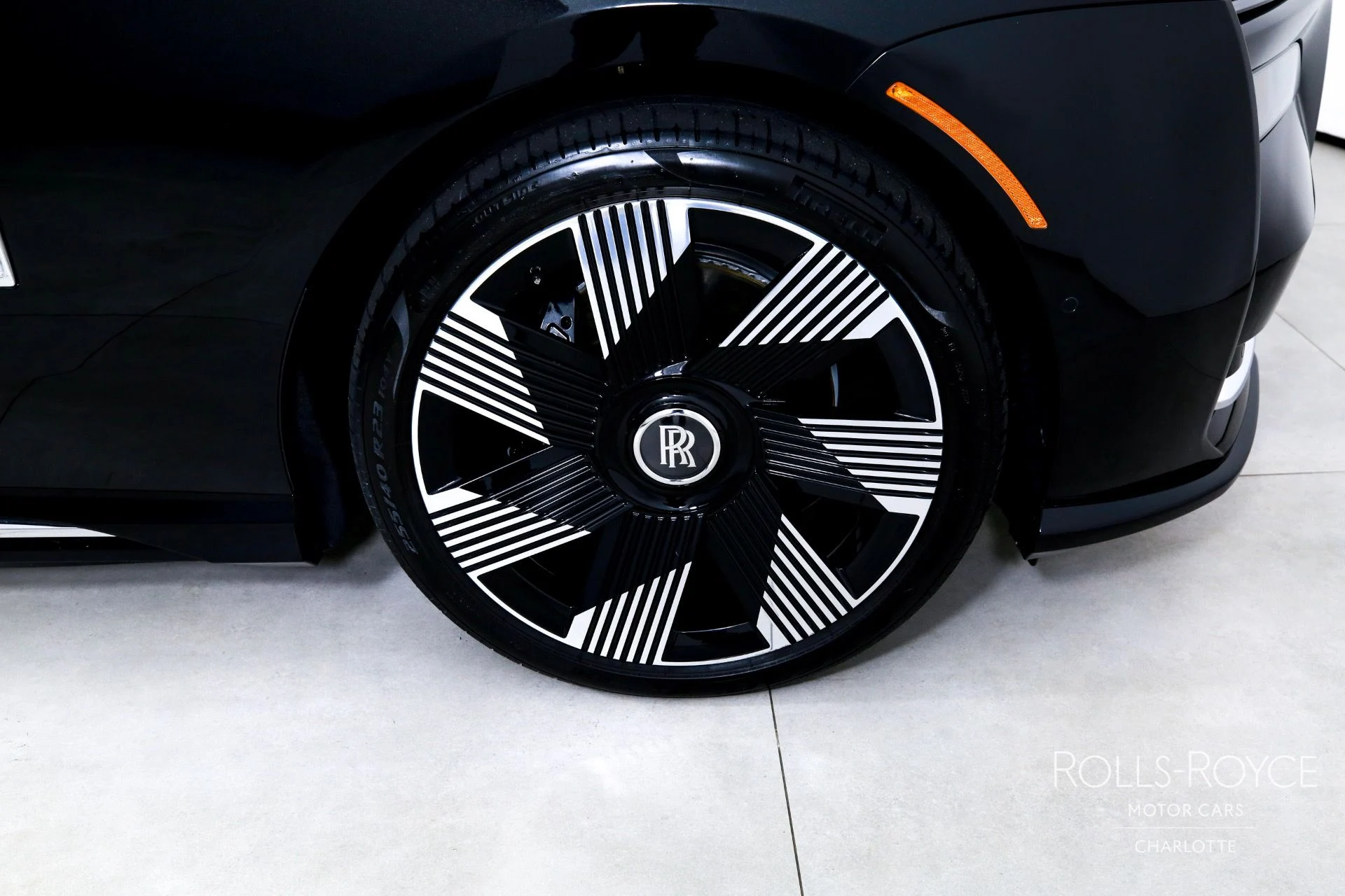 mph034_37724911_Used_2024_Rolls_Royce_Spectre_1755798527_e744745a35