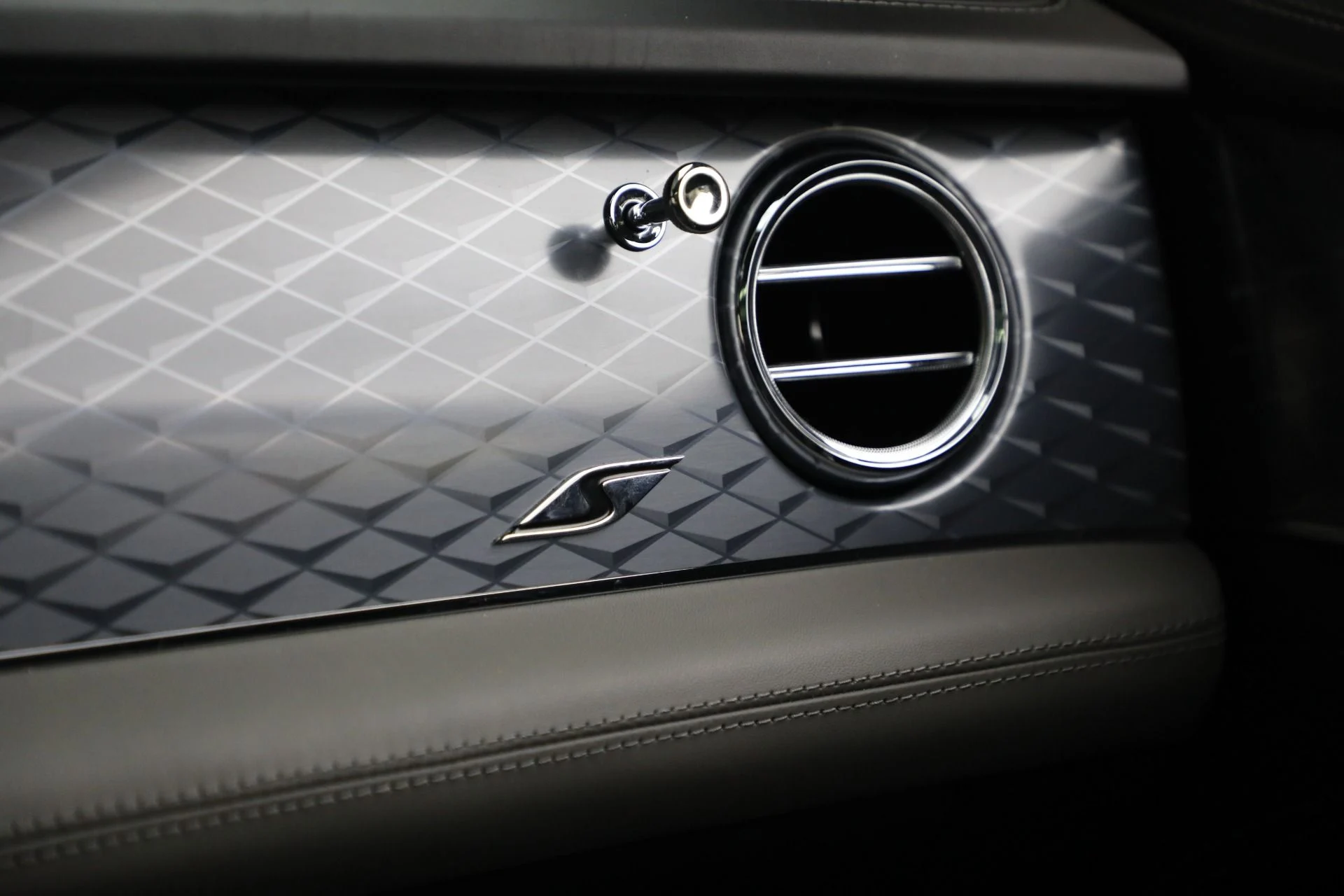 mph034_3790440535_Used_2022_Bentley_Bentayga_S_V8_caf79e7c9b