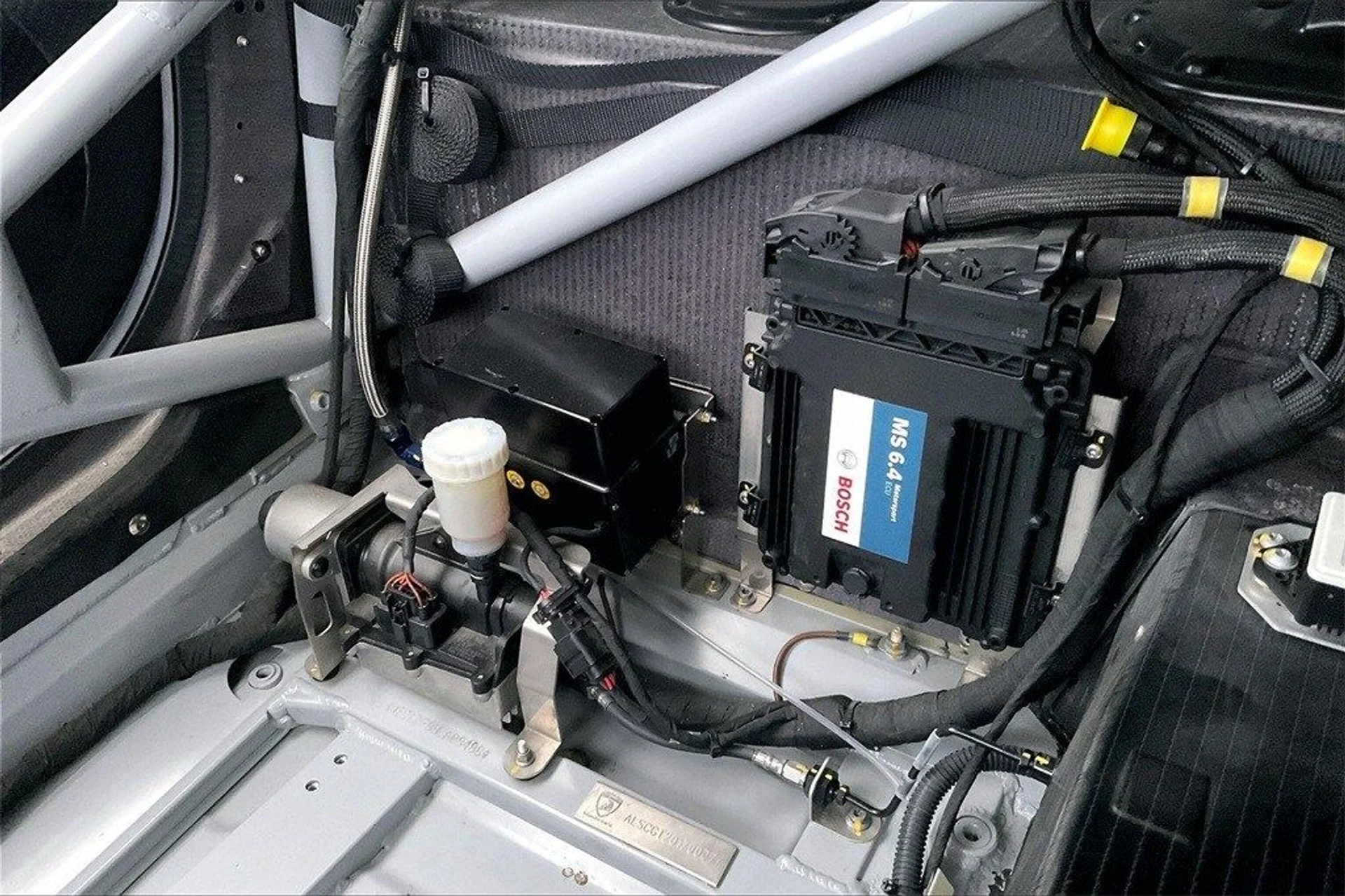 mph034_3794681802_fa16e35367cb98b2b420eec9b9a08b81x_90024308f5