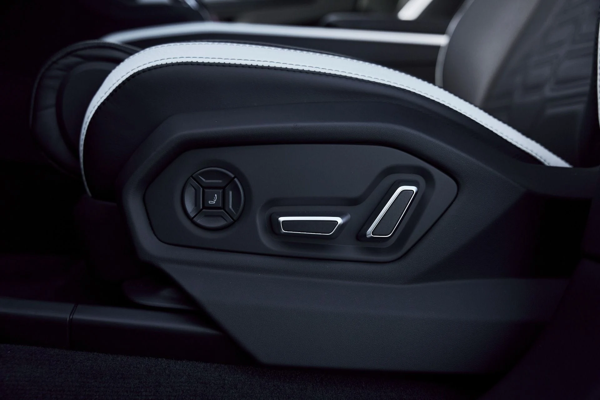 mph034_3797698397_Used_2025_Lamborghini_Urus_SE_1767720874_8f37ccaebd