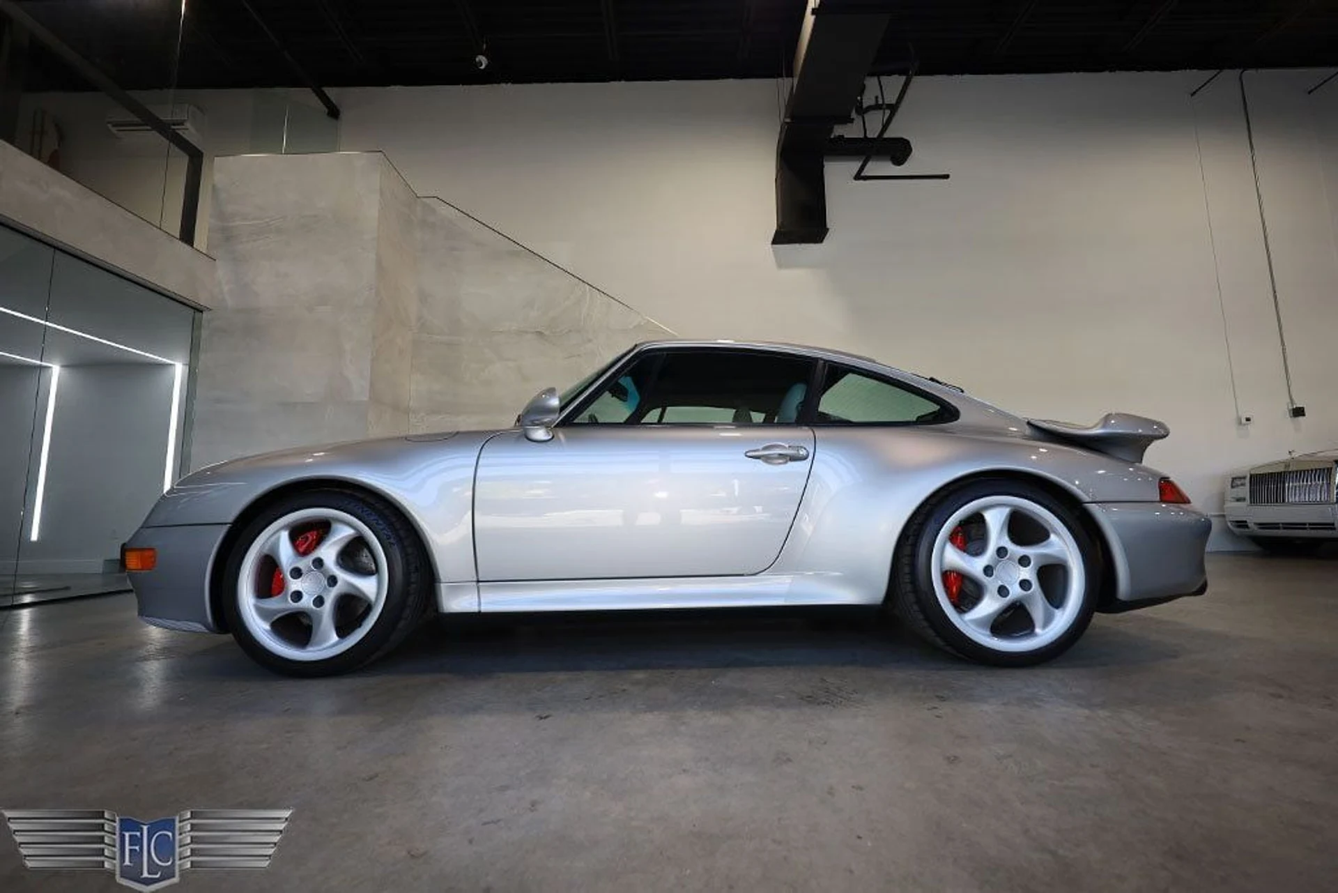 mph034_3805428684_used_1997_porsche_911_carrera_2drcarreraturbocoupe_9689_22597412_35_1024_da7937faa0
