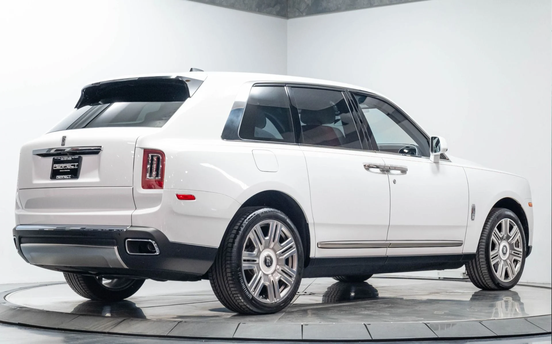 mph034_3816971186_Used_2023_Rolls_Royce_Cullinan_Base_1784654750_36916c9d9e