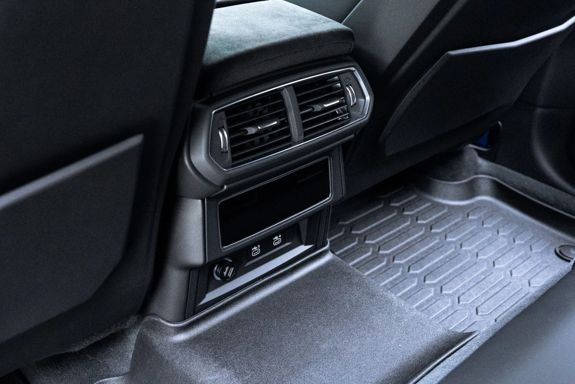 mph034_3826194765_Used_2024_Lamborghini_Urus_S_1774974370_ed90be53fc