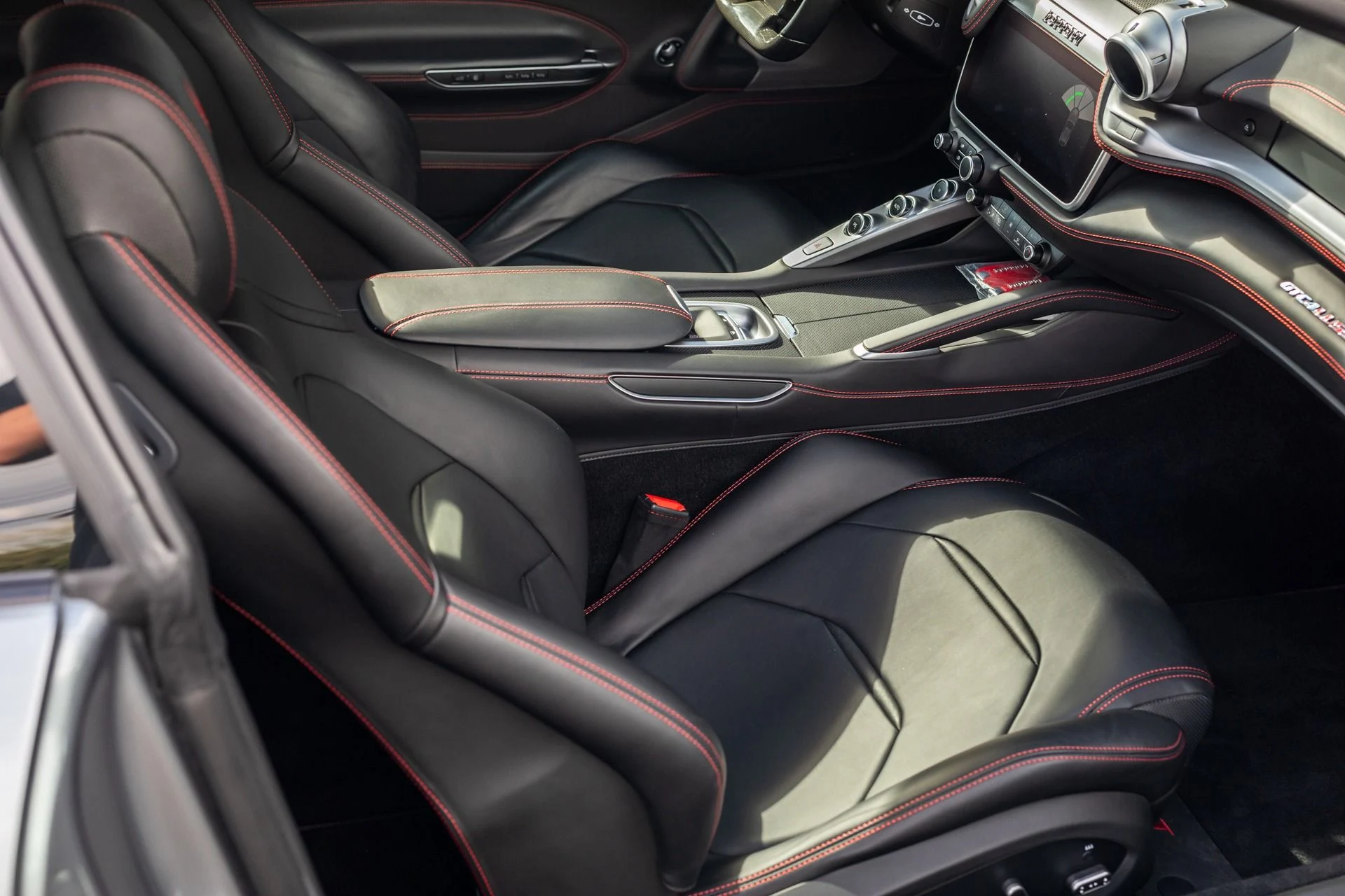 mph034_3827164031_Used_2018_Ferrari_GTC_4_Lusso_T_1701305216_70ebc72d2a