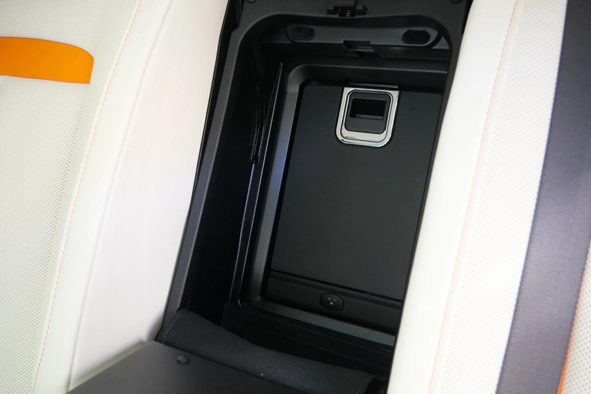 mph034_3838201486_Used_2022_Rolls_Royce_Ghost_Low_Miles_The_Ghost_Package_Bespoke_Audio_1780333725_5e0bf82db3