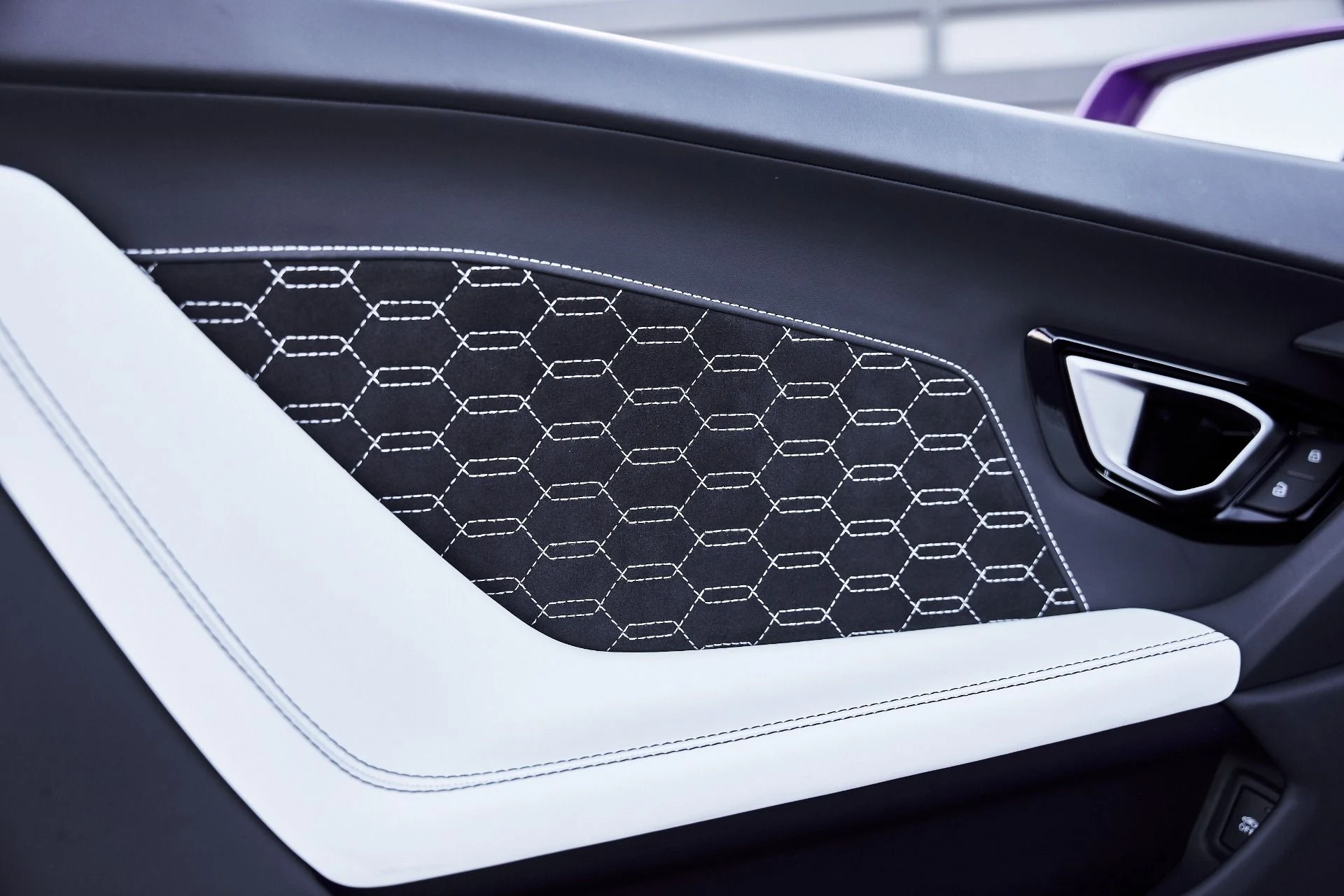 mph034_384239443_Used_2024_Lamborghini_Huracan_EVO_Base_1774744552_f7b3fc863e