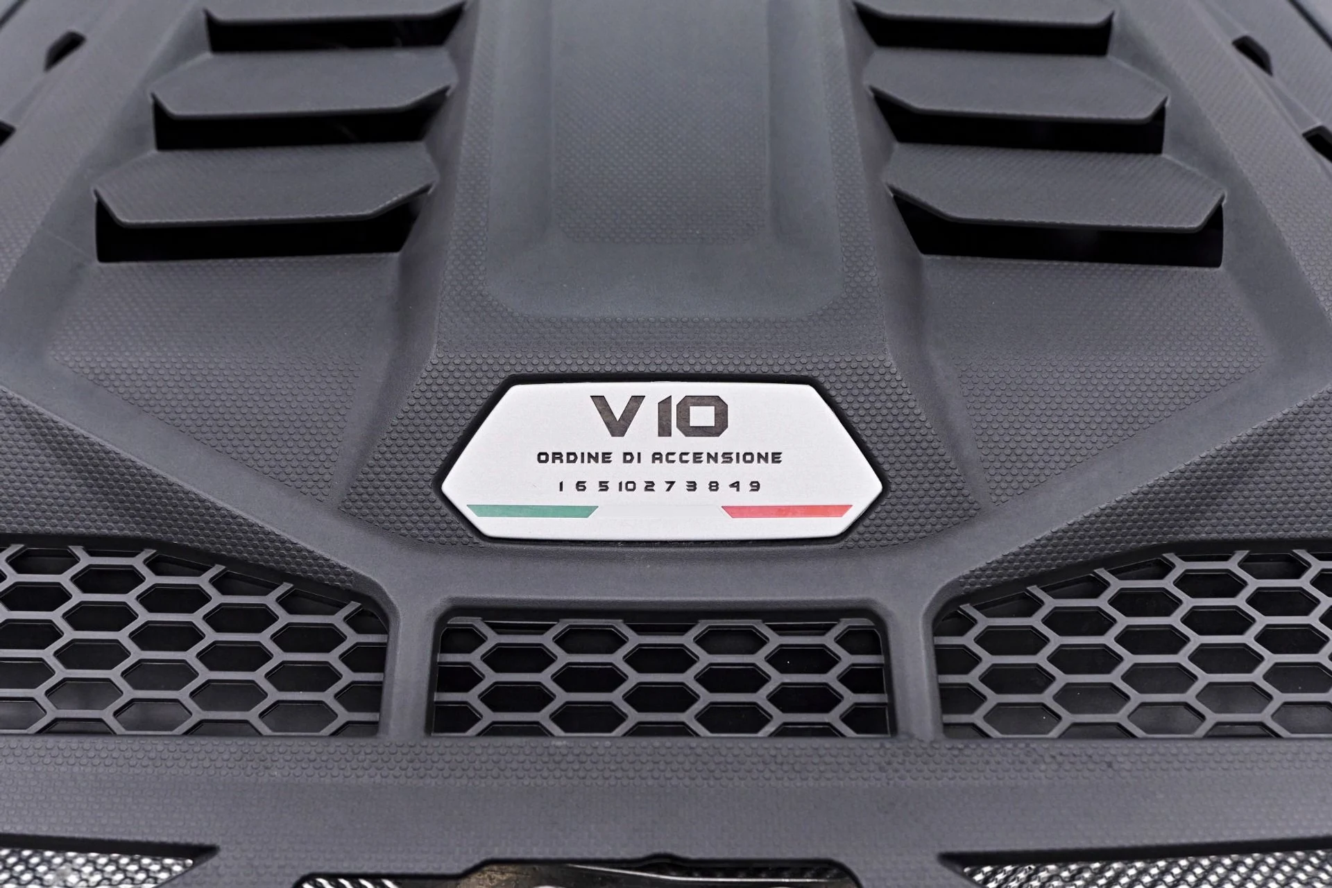 mph034_3846535923_Used_2021_Lamborghini_Huracan_EVO_Base_1758314663_eef3e9f3ba