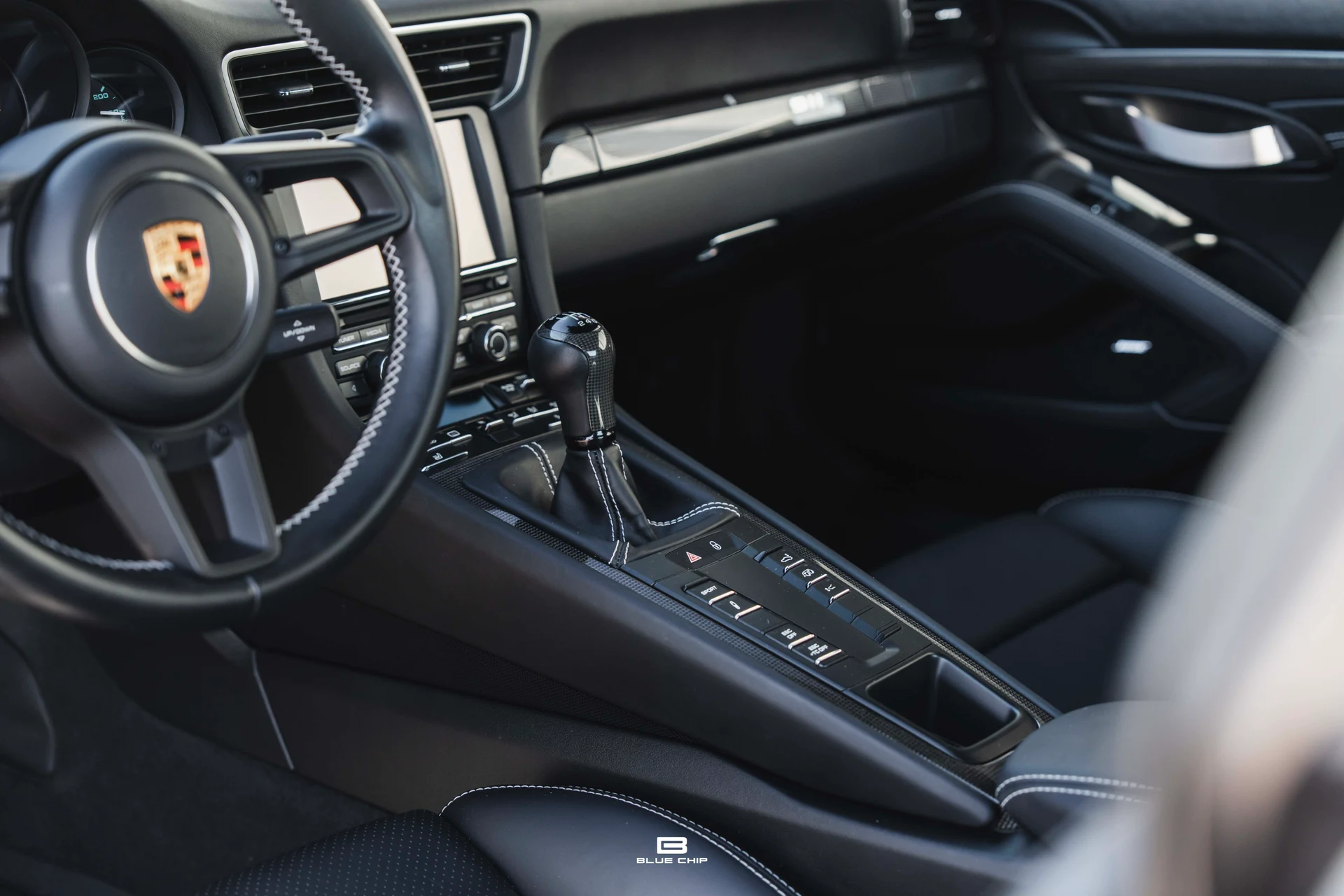 mph034_38518955_6a2c87ed566e547e5e375dcd_2016_Porsche_911_R_35_b3de7bf2dc
