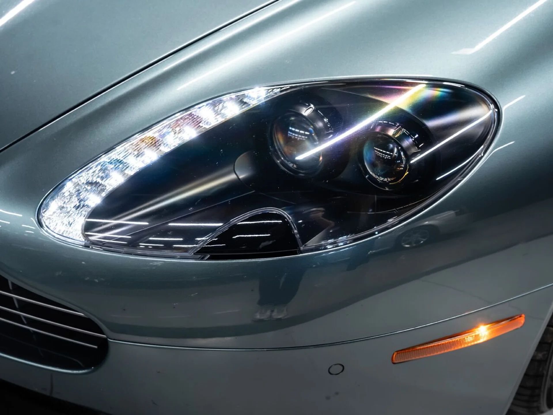 mph034_3871141983_aston_martin_v8_vantage_2015_2d96beff4d