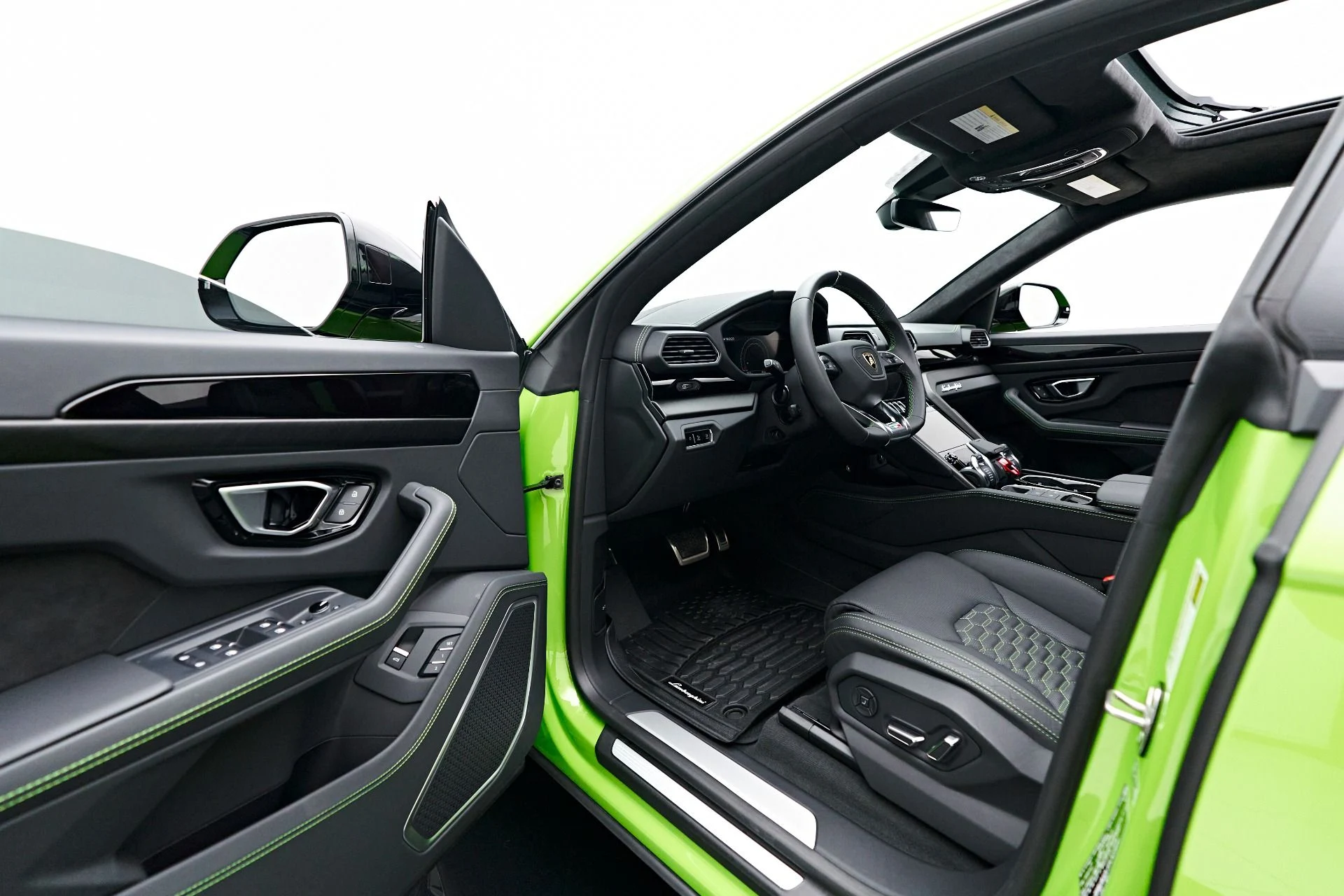 mph034_3910138981_Used_2023_Lamborghini_Urus_S_1692657144_1950c70983