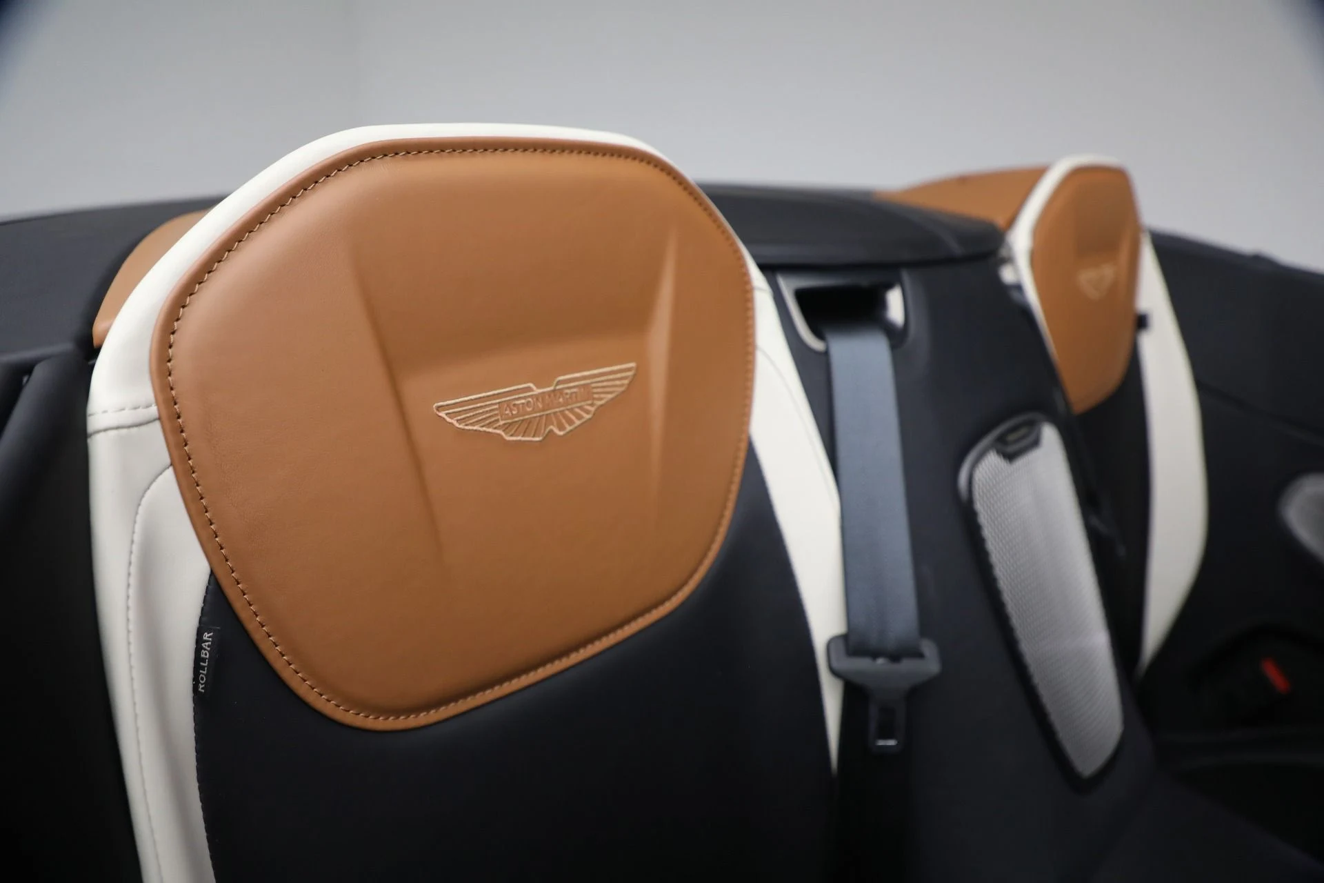 mph034_391084834_New_2026_Aston_Martin_DB_12_Volante_1769621875_9b86c1fb2c