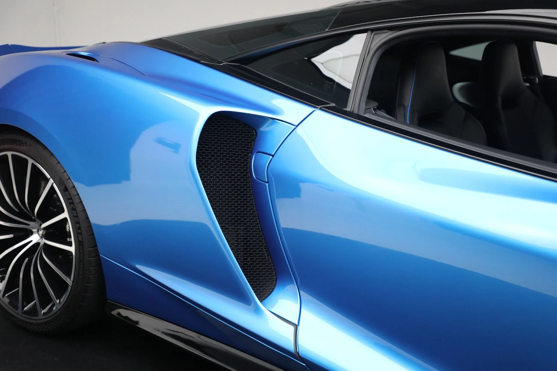 mph034_3924374545_Used_2021_Mc_Laren_GT_Luxe_f4410fbffb