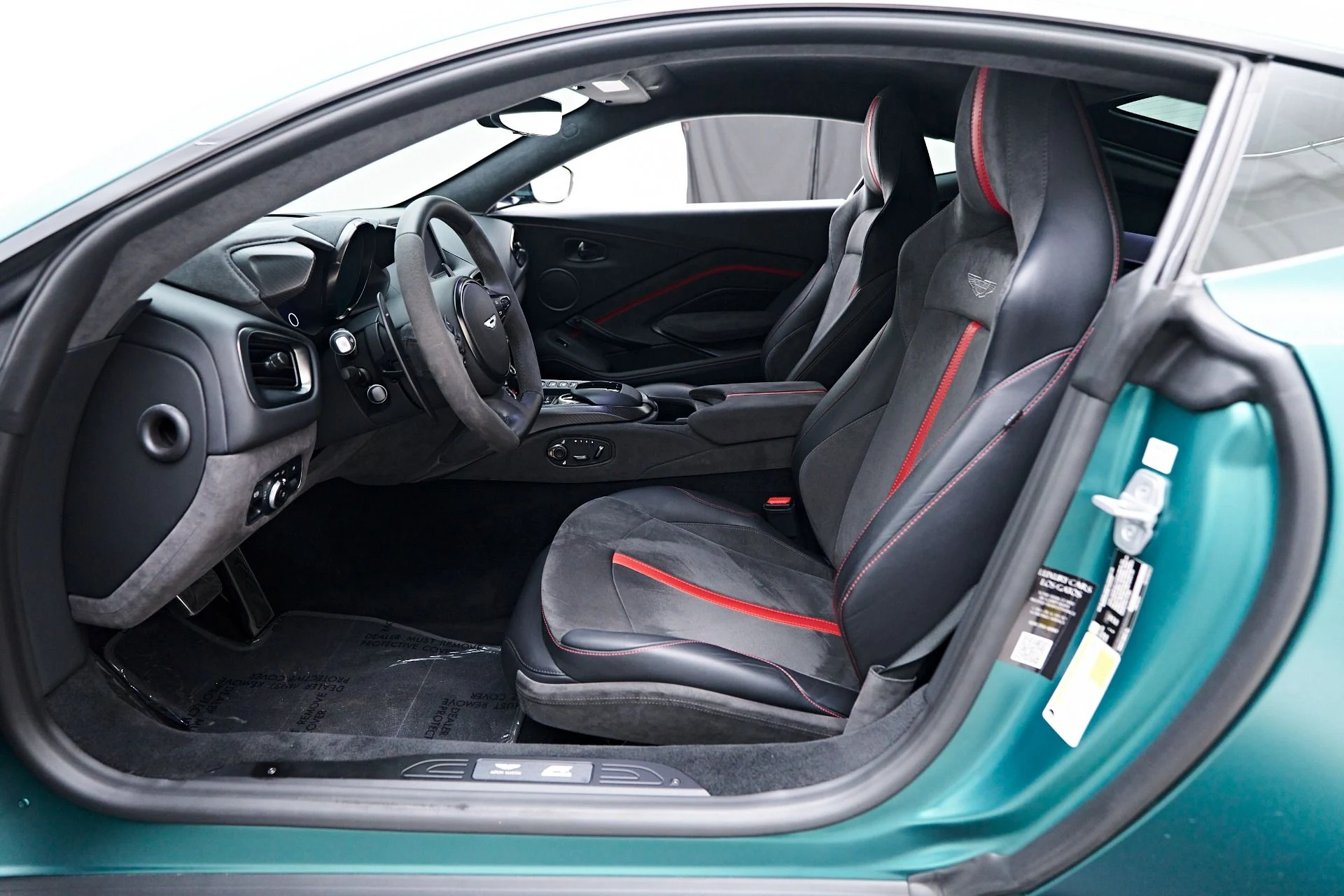 mph034_3927794750_Used_2022_Aston_Martin_Vantage_F1_Edition_1756259692_5c278ece3e