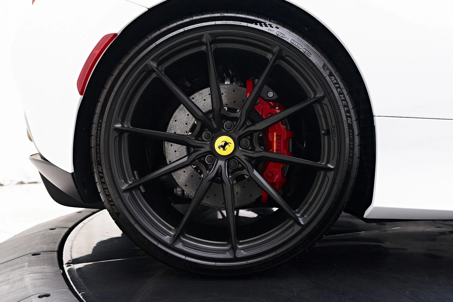 mph034_3928304040_Used_2023_Ferrari_F8_Spider_Base_1753926765_8f171b0718