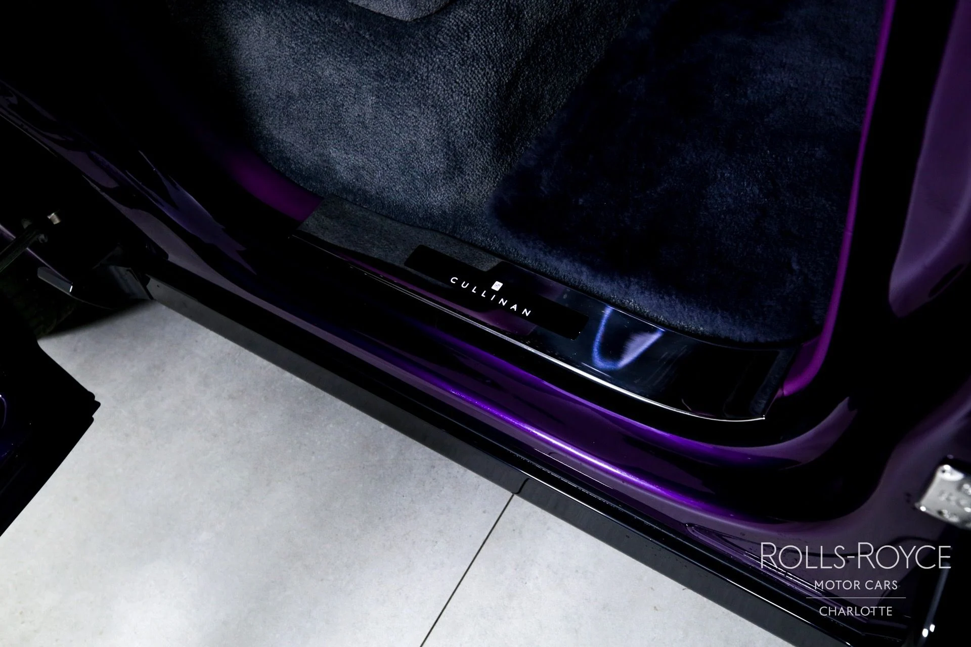 mph034_3929539260_Used_2025_Rolls_Royce_Cullinan_1748382671_9bce232008