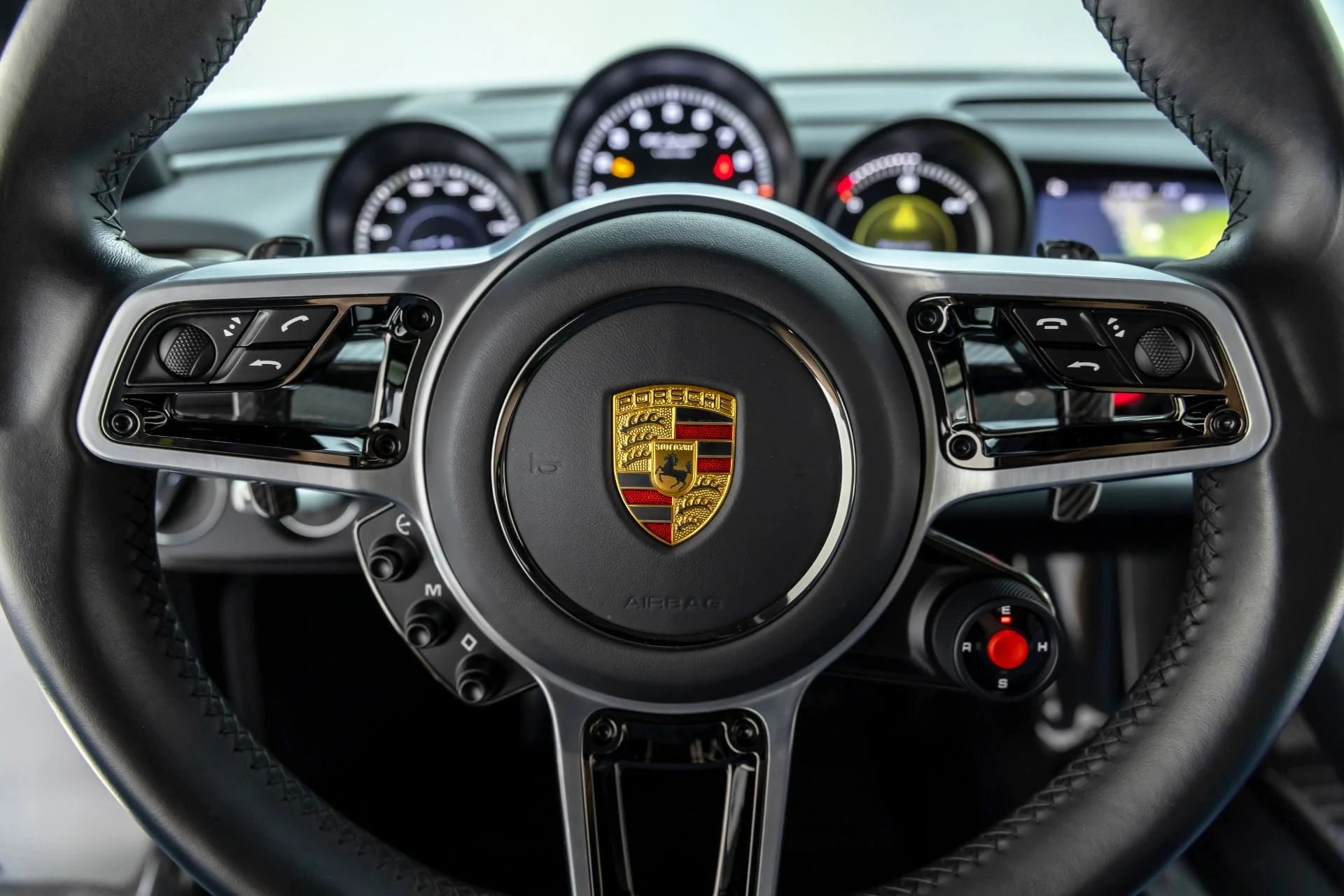mph034_393013154_Used_2015_Porsche_918_Spyder_1740676476_085162a52b