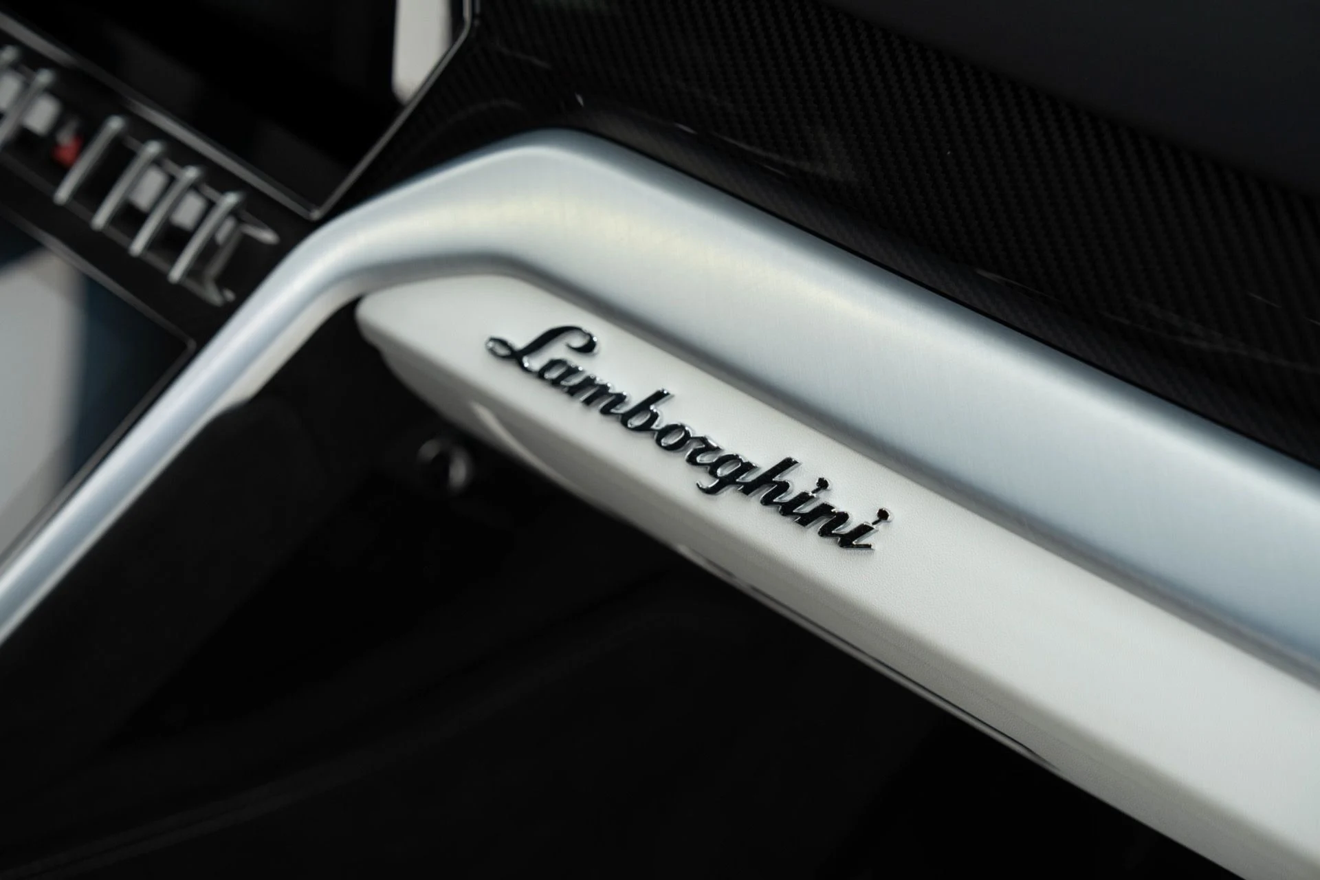 mph034_3937238088_Used_2024_Lamborghini_Urus_S_1777580743_c2afffe846