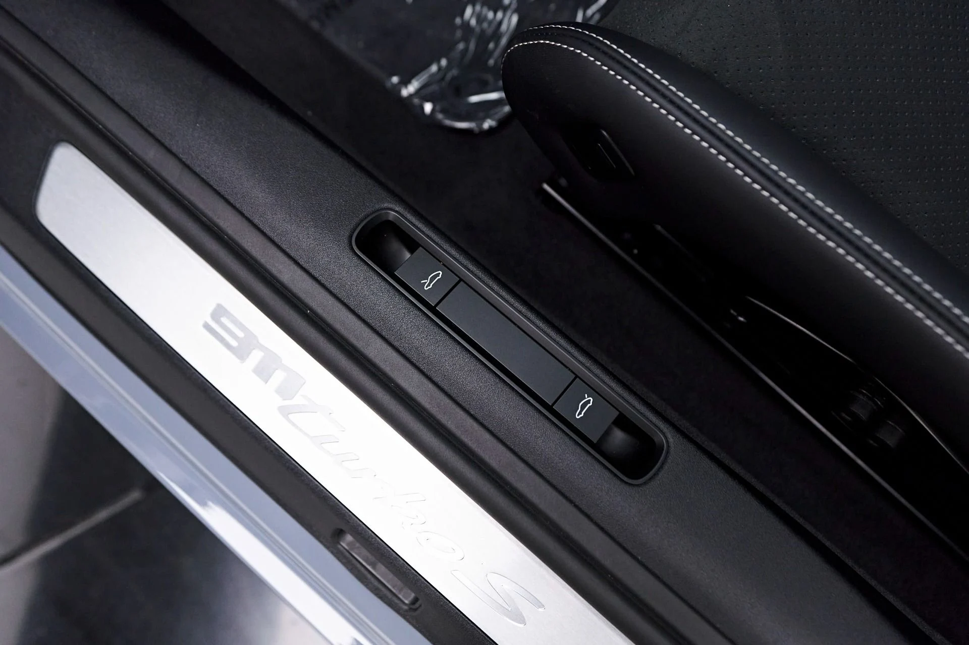 mph034_3956425225_Used_2024_Porsche_911_Turbo_S_1723857576_149c6eb37a