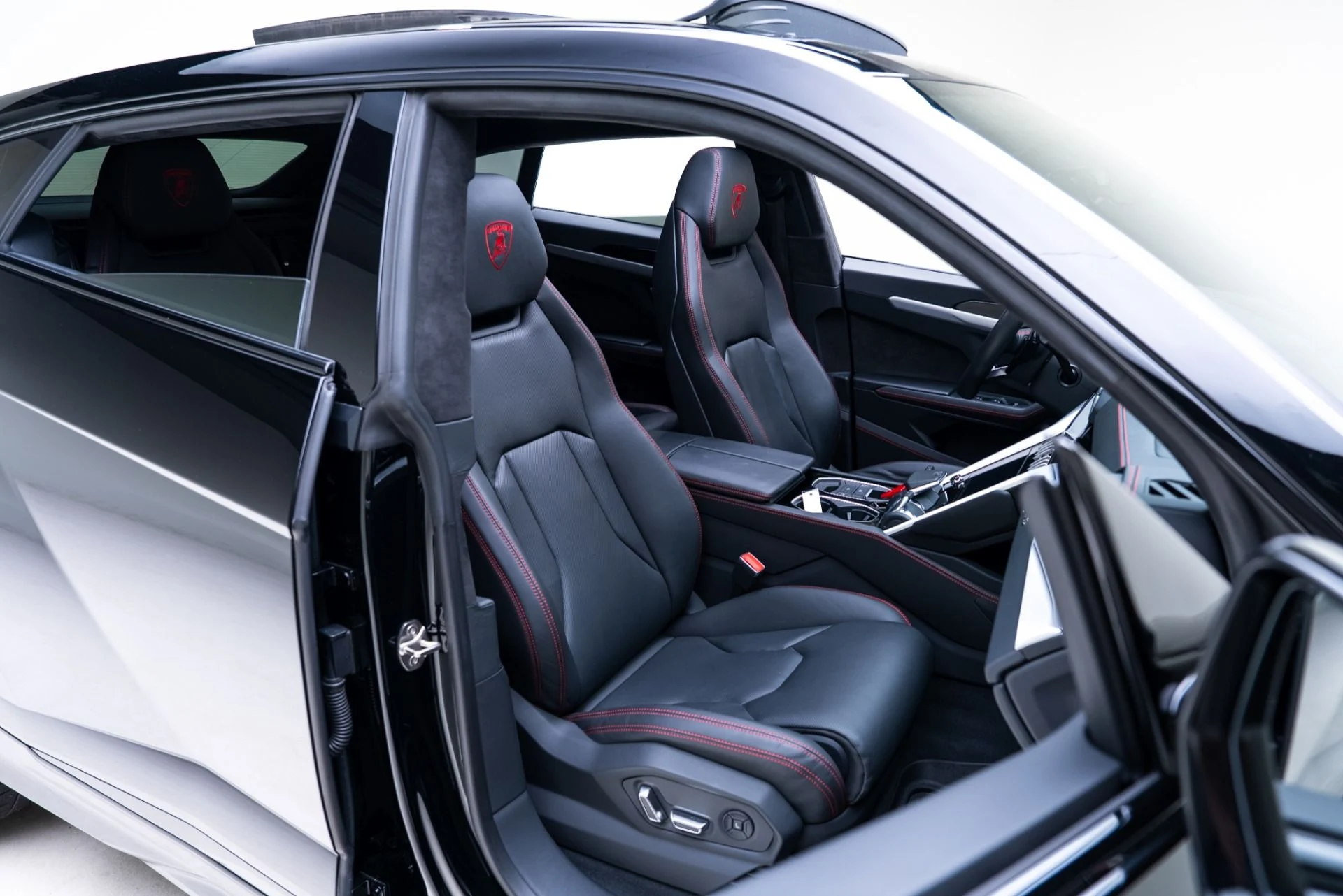 mph034_398165667_Used_2022_Lamborghini_Urus_1769211558_8598044962