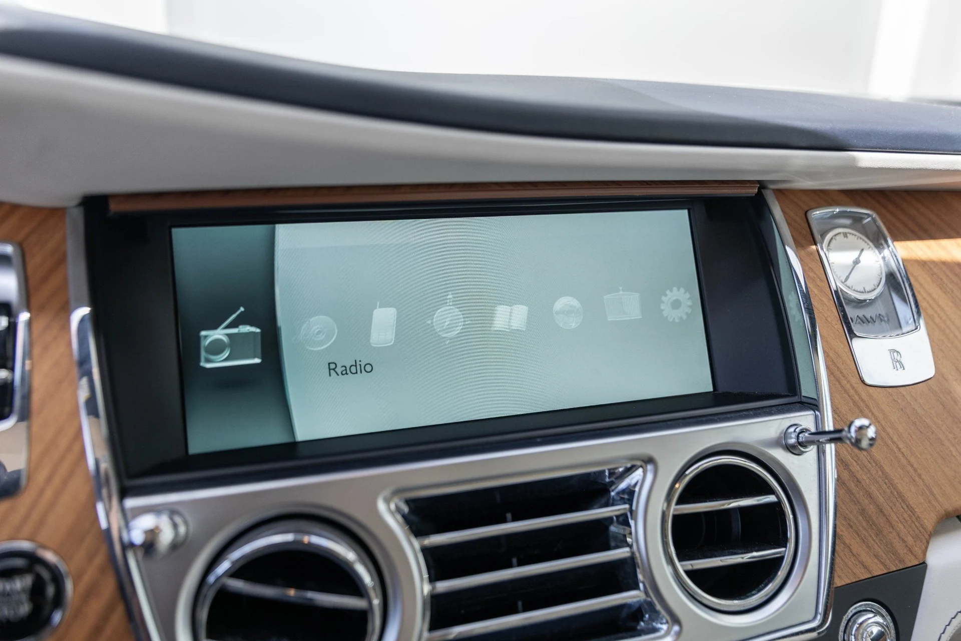 mph034_3984797909_Hi_Tech_Luxury_Imports_LLC_SCA_666_D50_HU_107224_image_34_23350f30b3