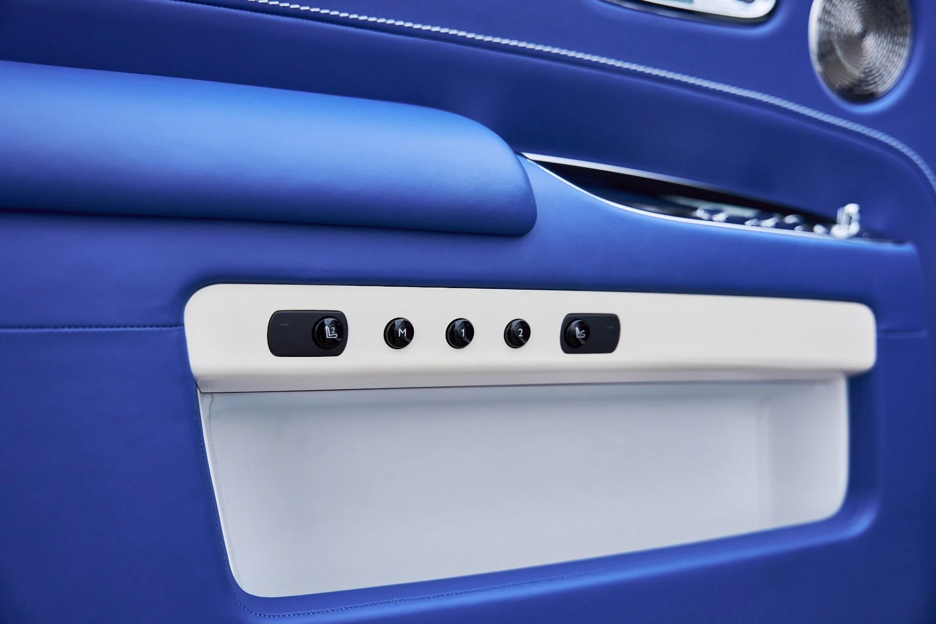 mph034_3987831920_Used_2019_Rolls_Royce_Ghost_Base_1767224287_558afd50f4