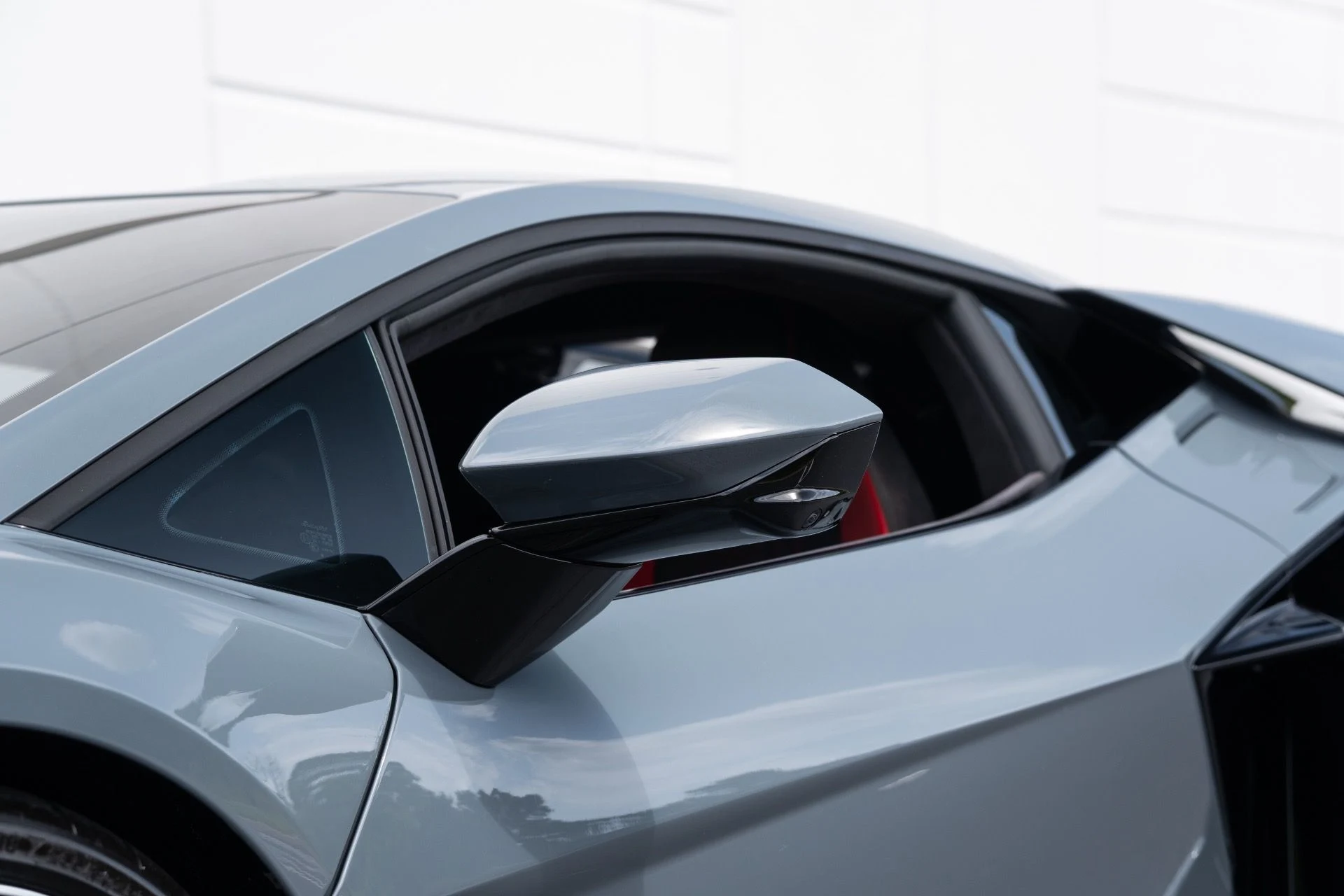 mph034_3989928744_Used_2024_Lamborghini_Revuelto_1778880537_983a759967