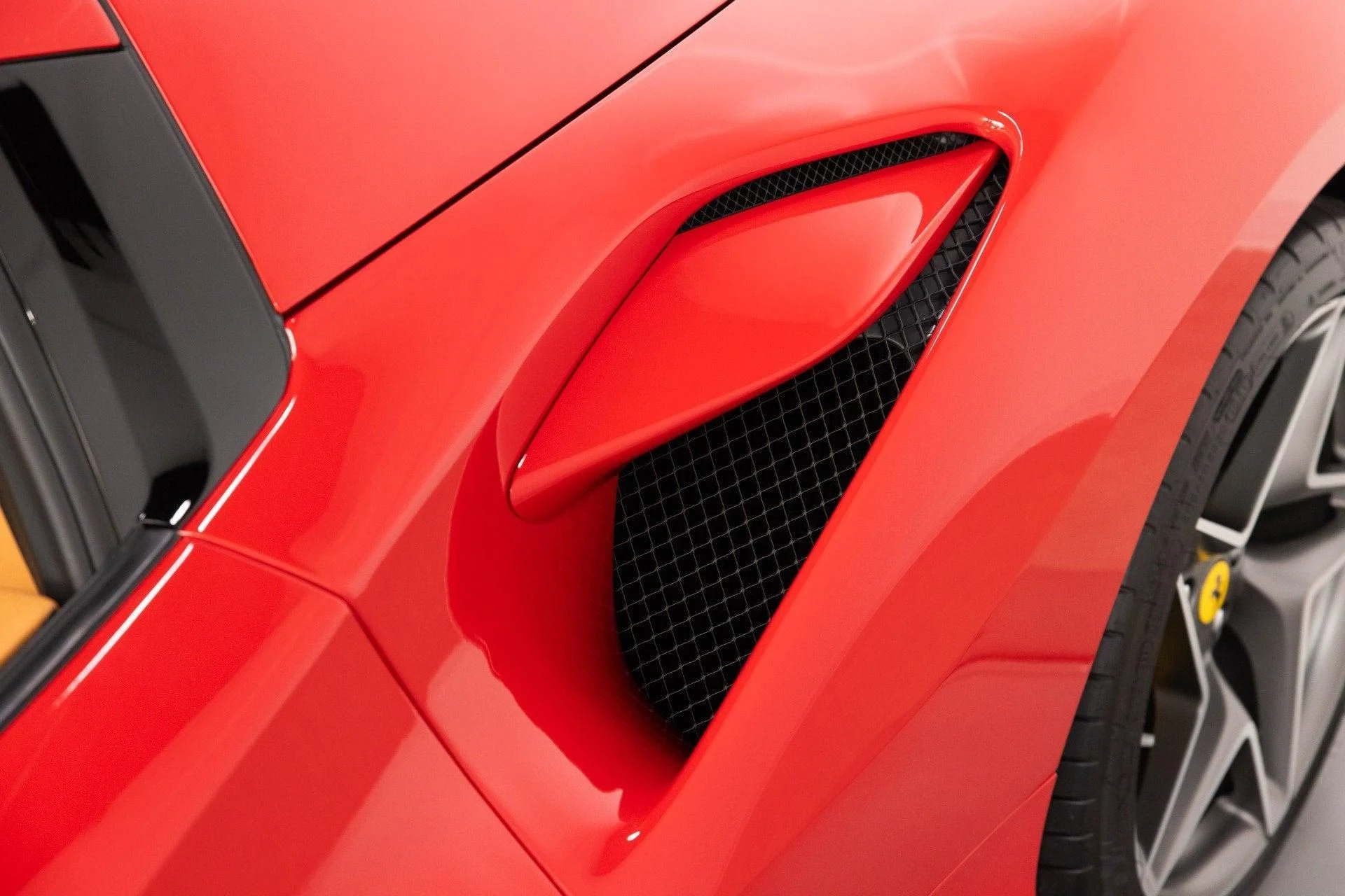 mph034_3991322758_Used_2021_Ferrari_F8_Spider_1788440823_c352c207b4