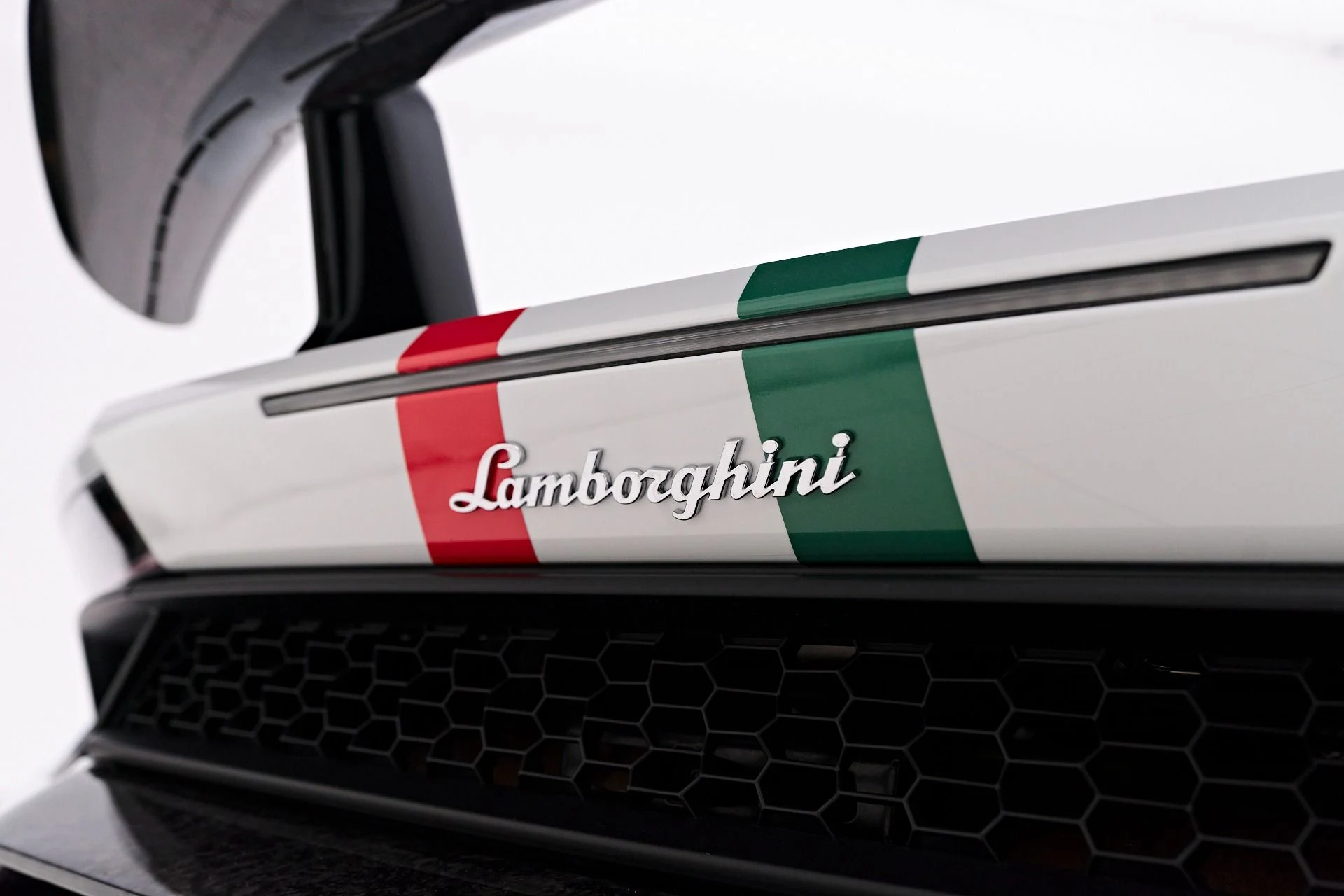 mph034_3992496584_Used_2018_Lamborghini_Huracan_Performante_1754074926_f03b0f00f3