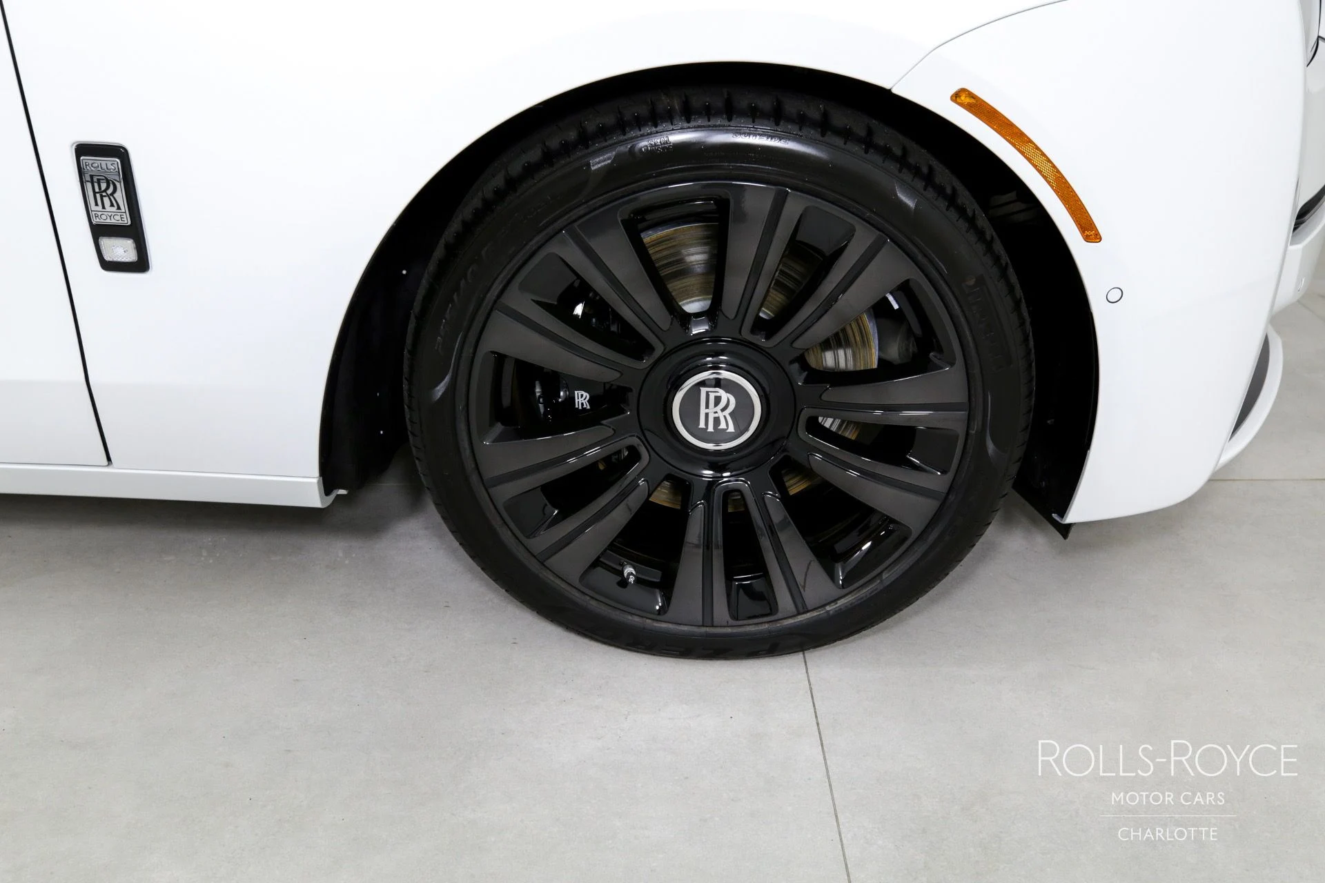 mph034_3993339047_Used_2024_Rolls_Royce_Ghost_1723672329_c7b672a9d9