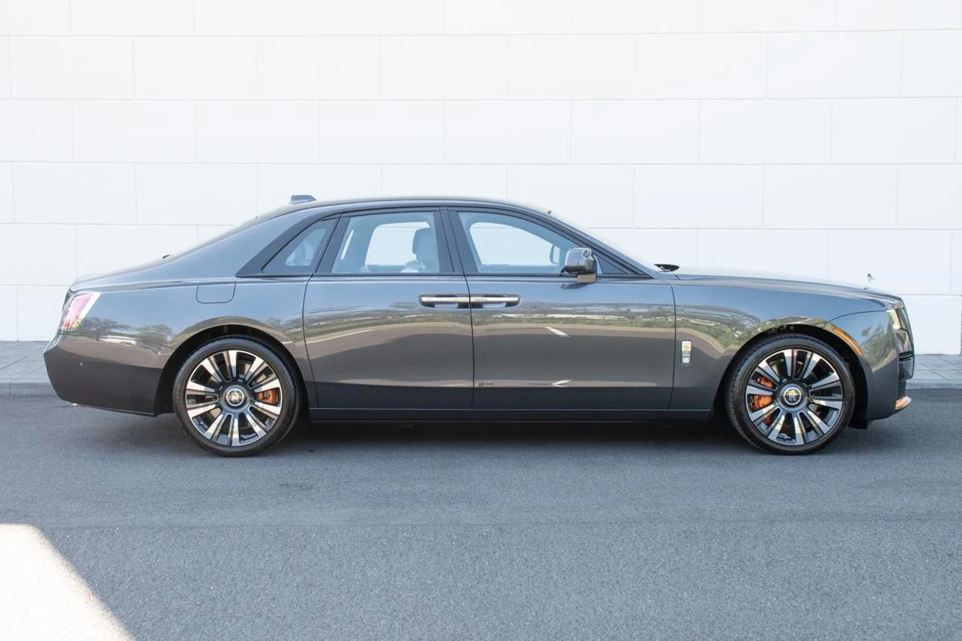 mph034_4004801398_Used_2024_Rolls_Royce_Ghost_1733915394_ca37a8d9d7