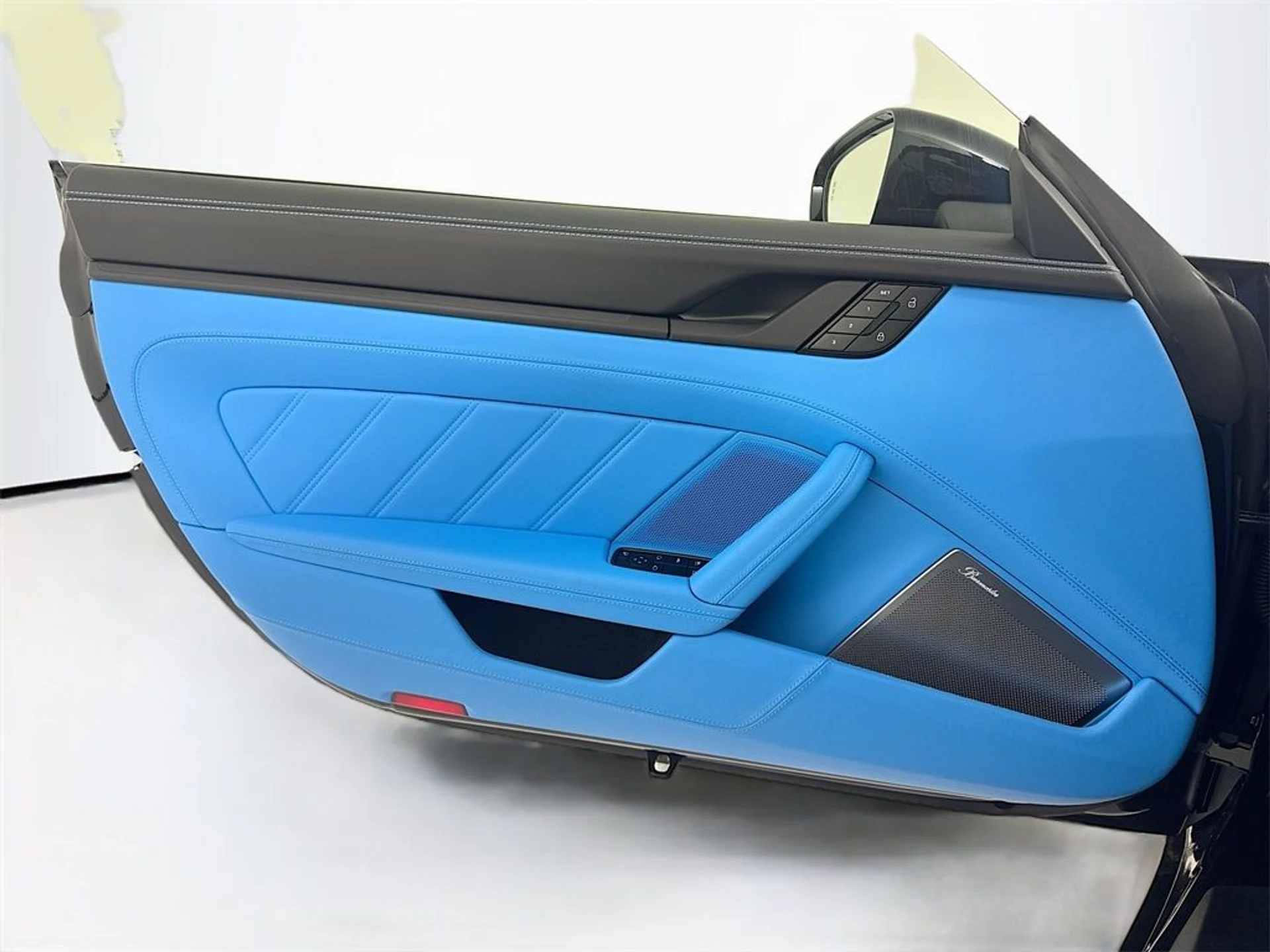 mph034_400536984_7155ef644cee67002092665e44335347_f9797dffe3