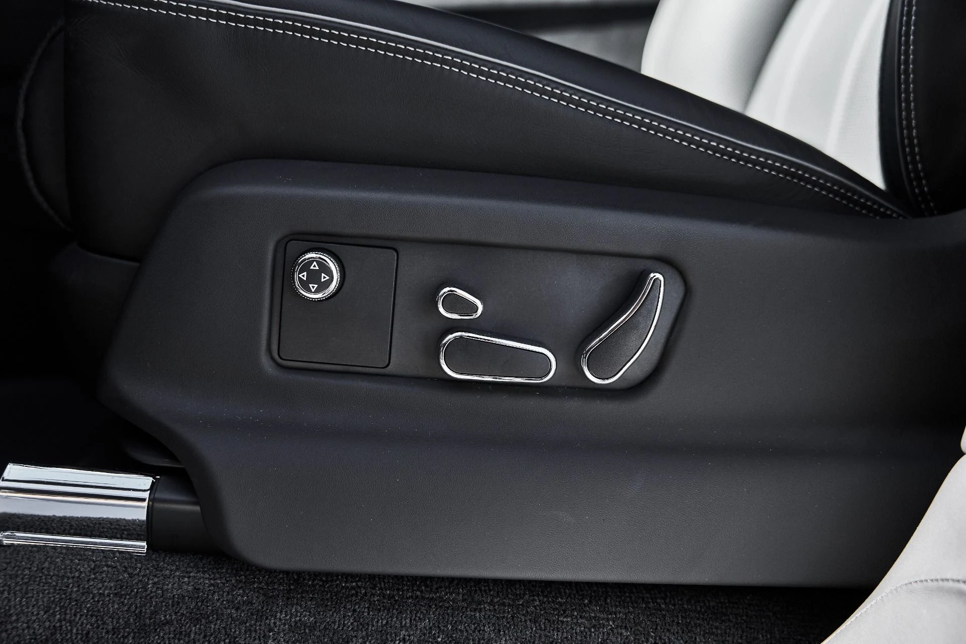 mph034_4008036226_Used_2025_Bentley_Bentayga_S_1782152814_1ce1e27664