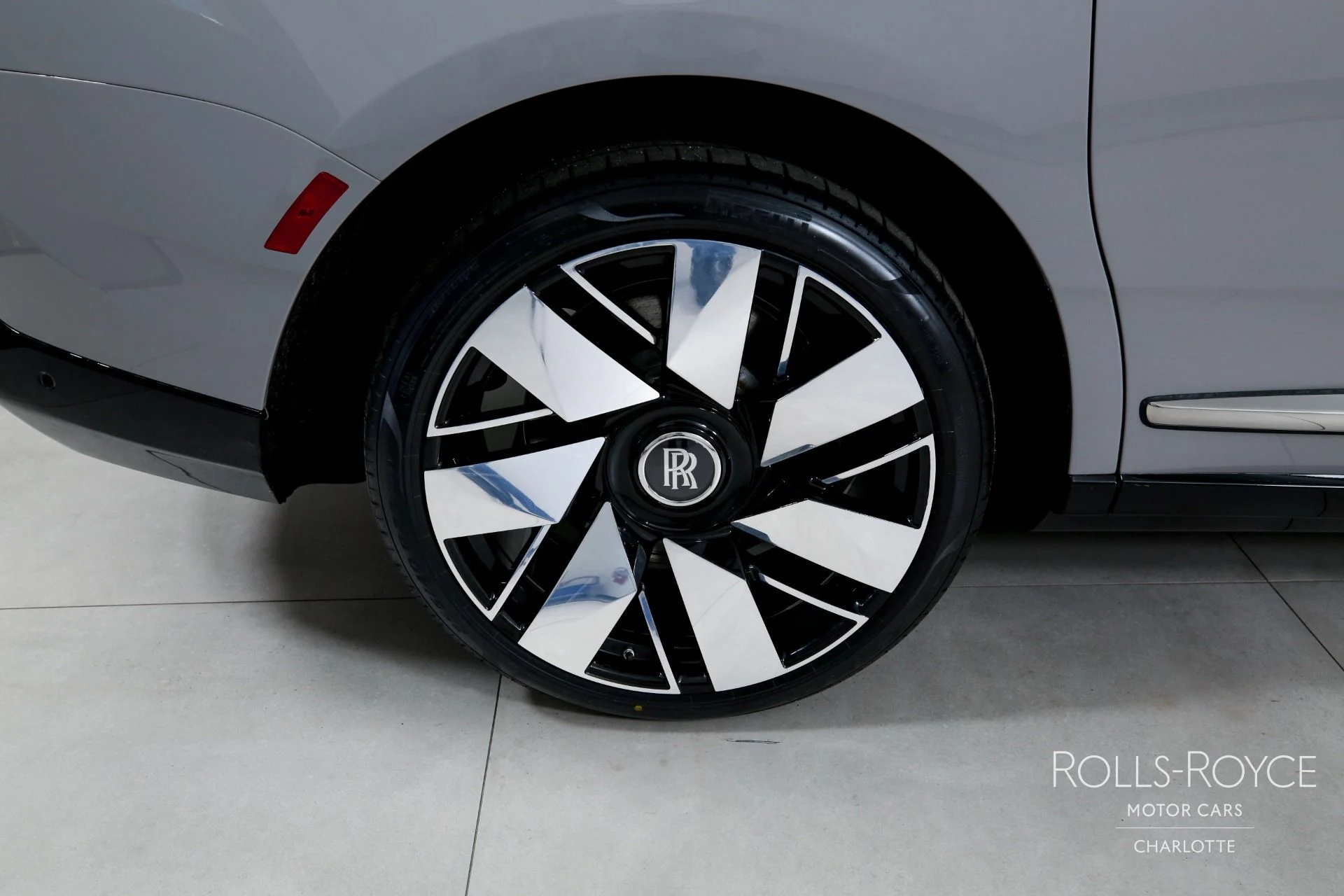 mph034_4012979144_Used_2025_Rolls_Royce_Cullinan_1771363273_40a7797cb7